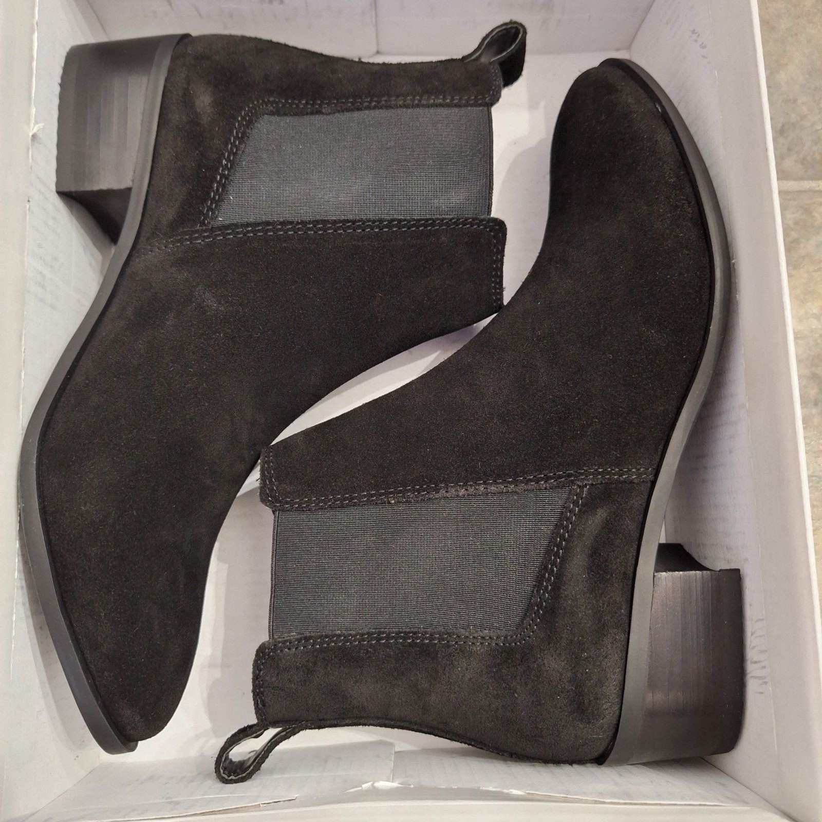 Steve Madden Dover Chelsea Suede Ankle Boots Black Size 7.5 Brand New