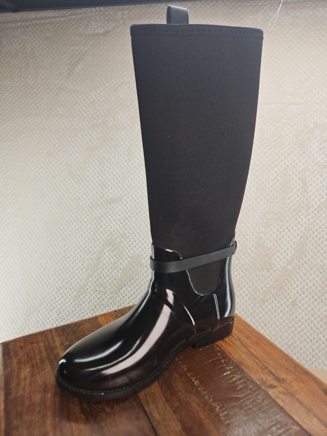 Michael Kors Women’s Size 8 Charm Stretch Calf And Rubber Rain Boots Buckle…