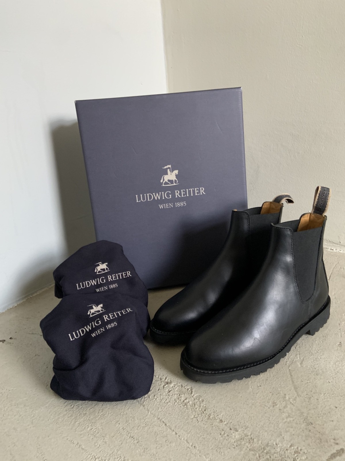 Ludwig Reiter Chelsea boot with sheepskin lining black size 5.5 UK /38.5 UK