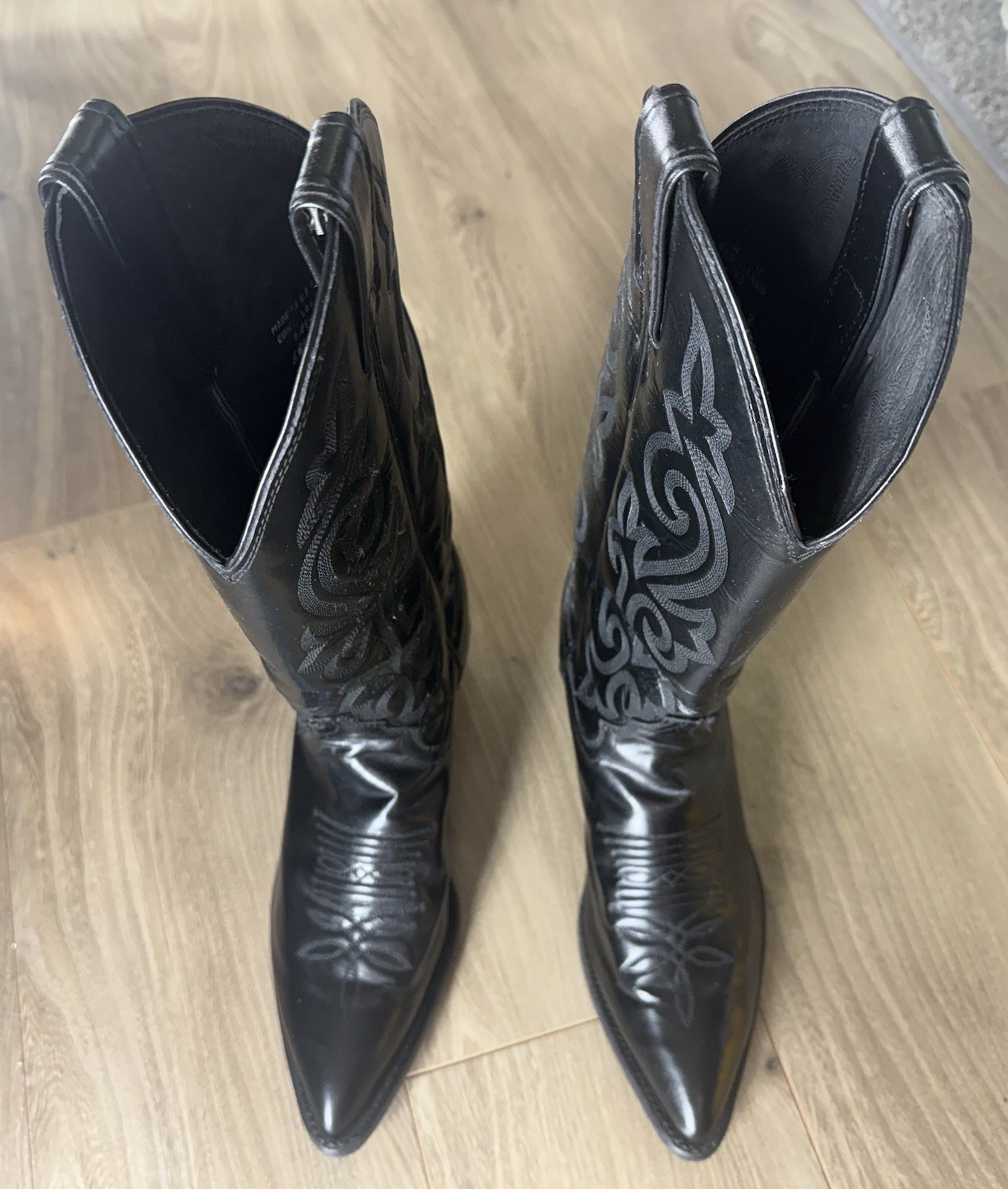 Justin Womans’ Western Boots, Black Leather L 4910, Size 6.5 B Vintage Made USA.