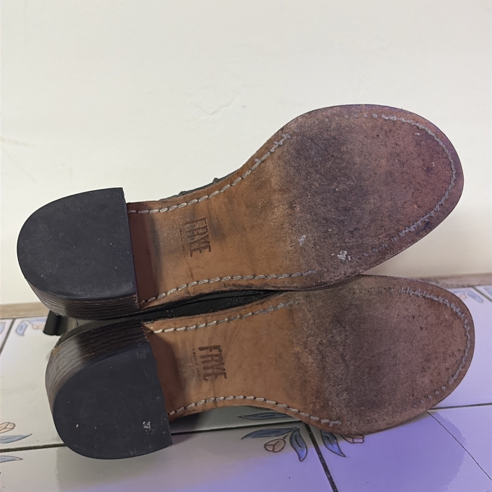 Size US Women’s 7.5 M Frye Brown Leather Suede Double Buckle Side Zip Round Toe
