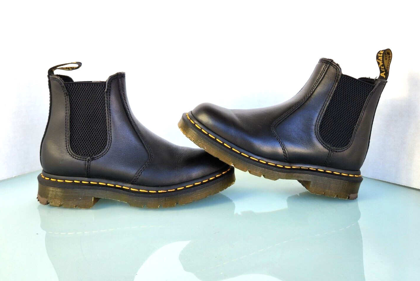 Dr. Martens Chelsea 2976 Unisex Black Leather New 6 Mens 7 Women’s