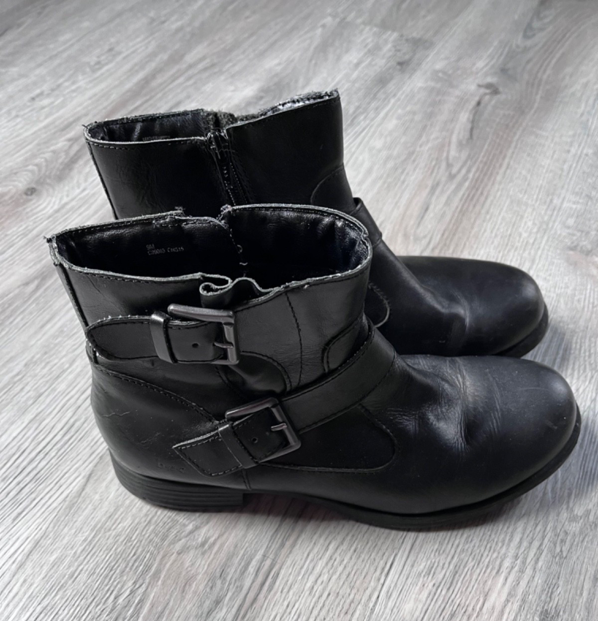 BØRN-b.o.c. Black Leather Zip Buckle Moto Ankle Boots Booties Size 9