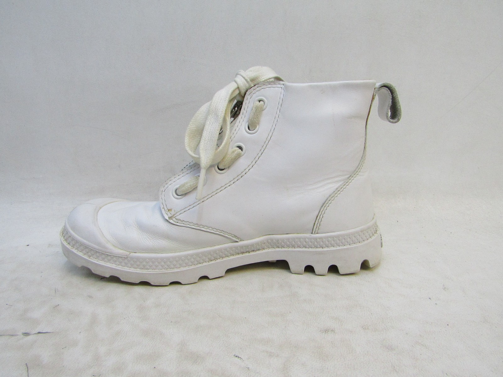 Palladium Womens Size 5.5 White Leather Lace Up Fashion Ankle Boots Booties