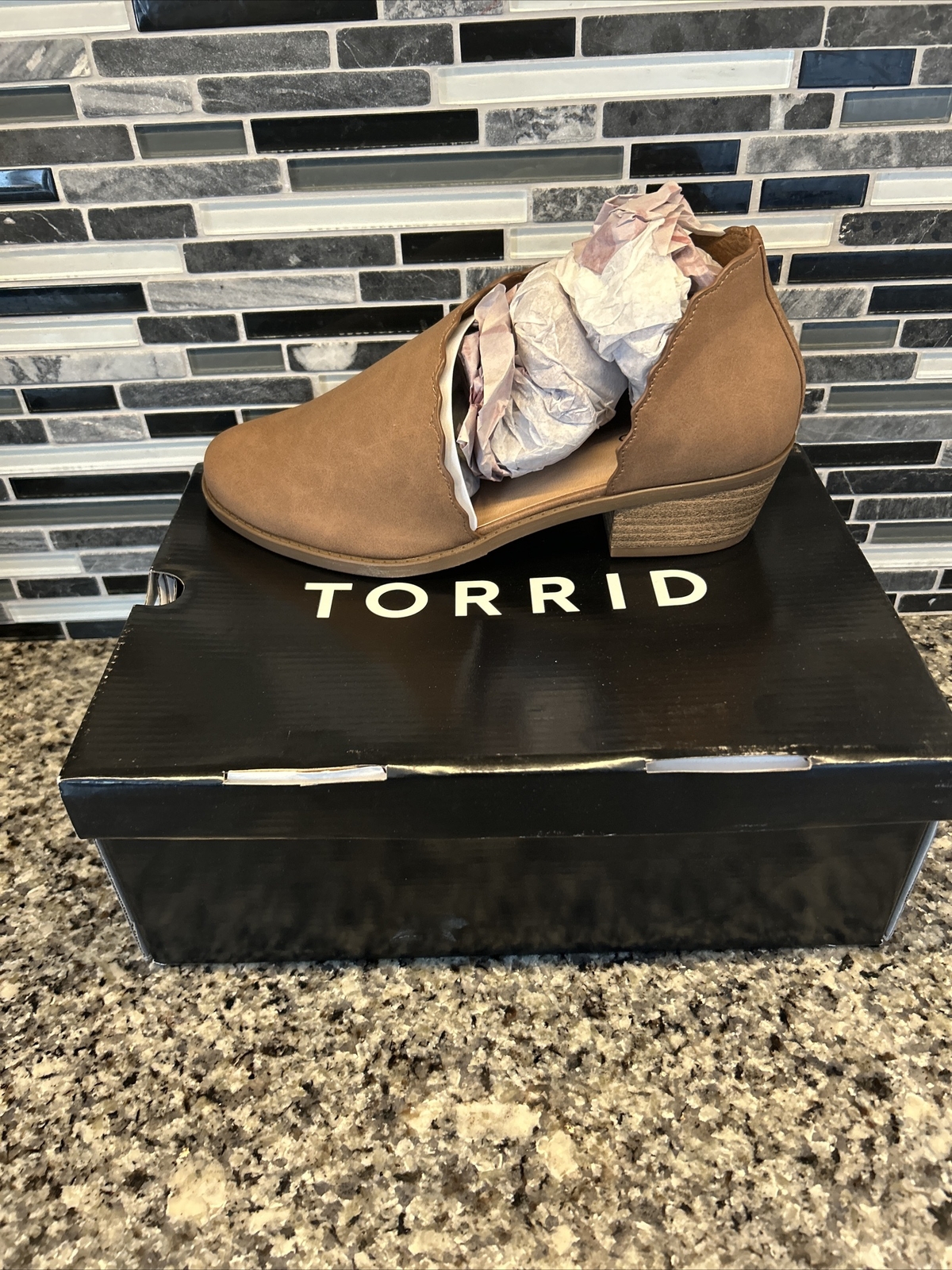 Torrid Womens Sz 10 4B Brown Scallop Open Shnk Low Cut Bootie Side Zipper Shoes