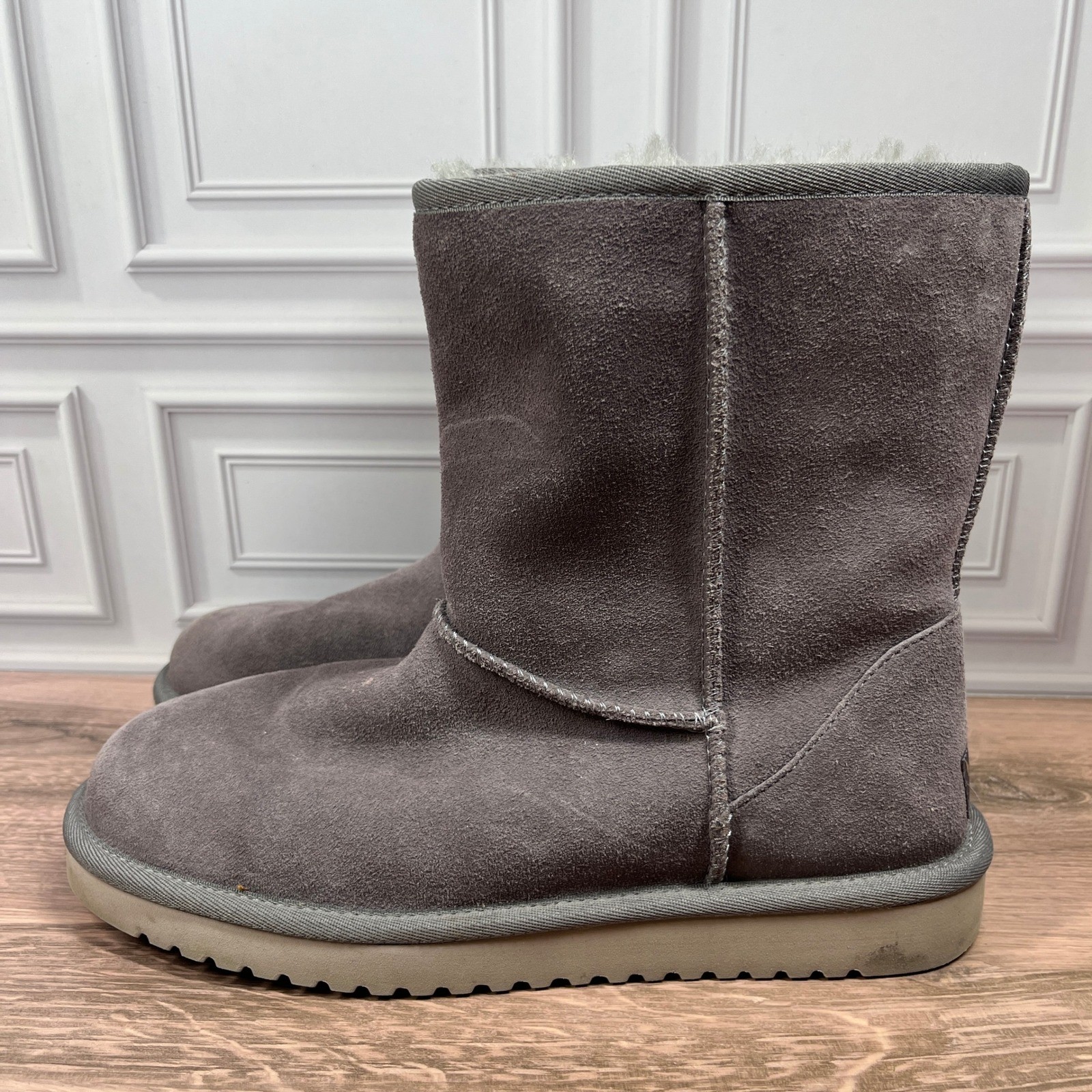 Koolaburra by UGG Victoria Short Boots Womens Grey Suede 1017090 Size 9