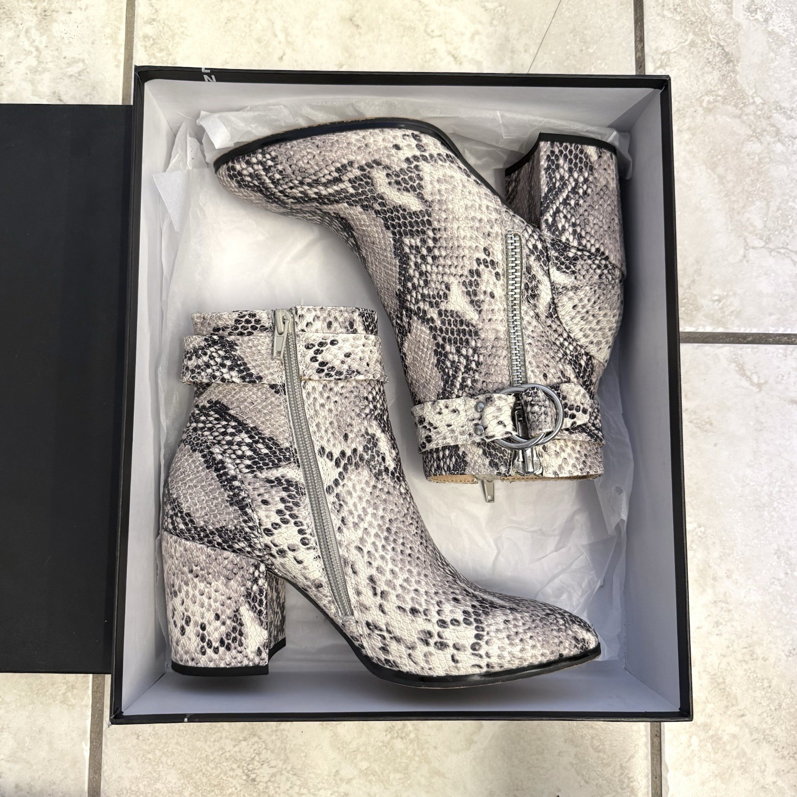 Steven by Steve Madden Johannah Snakeskin Pointed Ankle Bootie Zip Buckle 7
