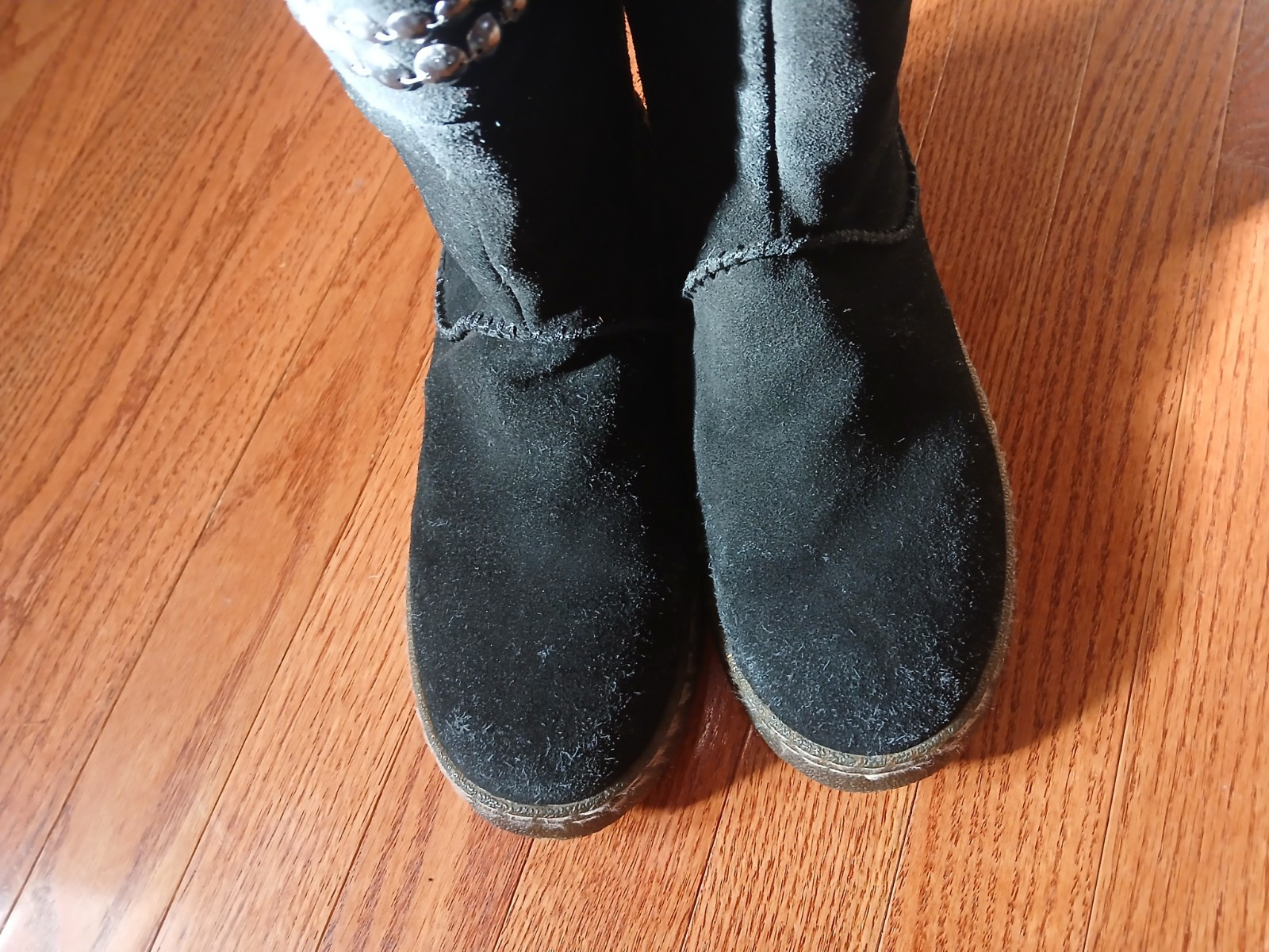 Black suede Bearpaw Silverton studded & laced winter boots Sheepskin sz 10