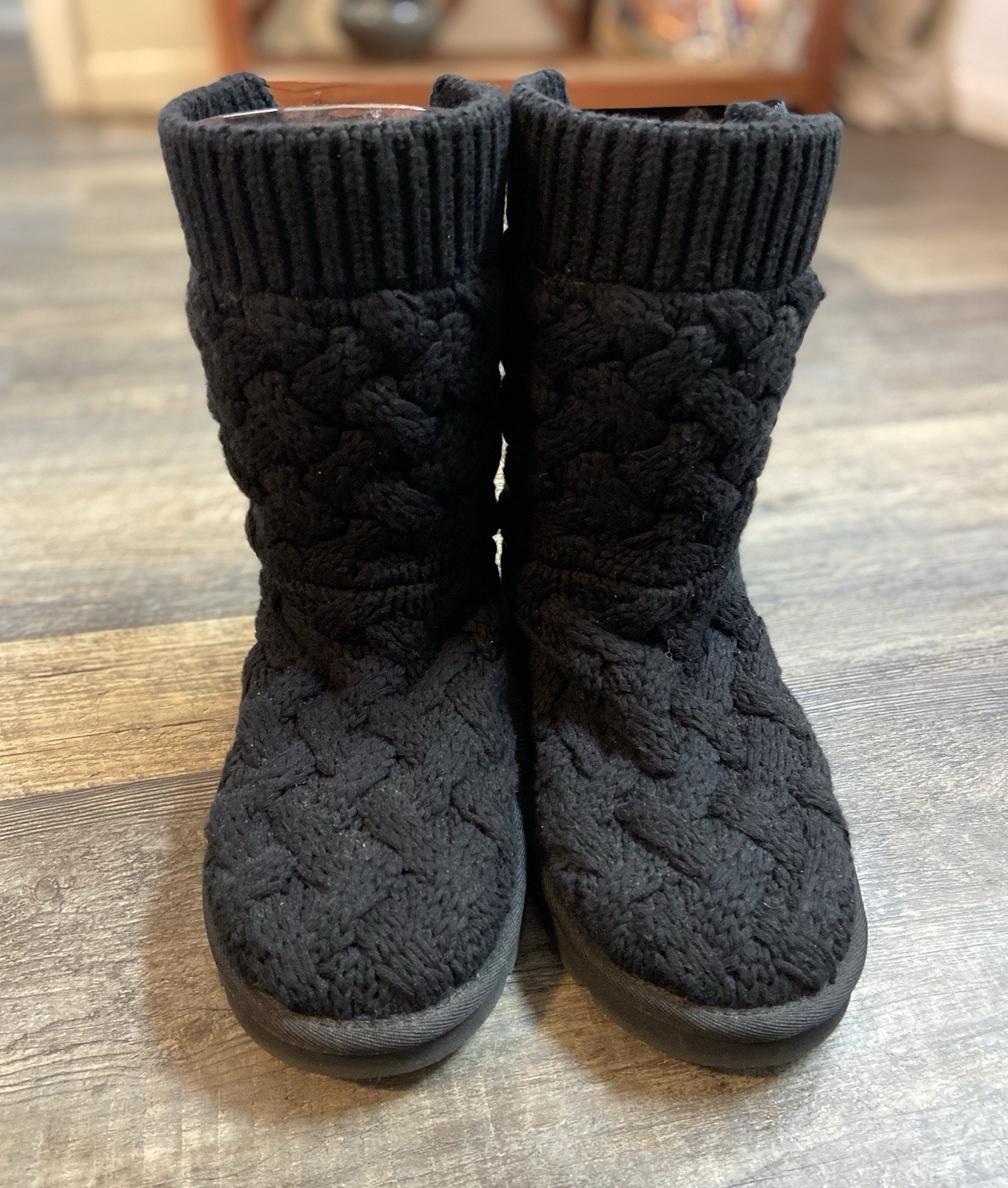 UGG Isla Black Cable-Knit Mid-Calf Slip-On Boots F16015G Size 8 Lace-Up Back
