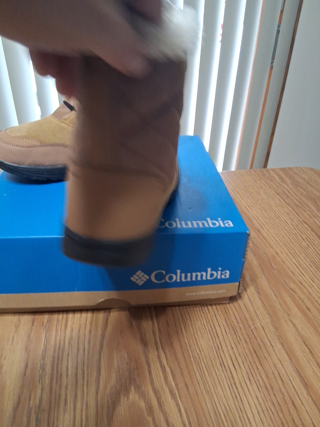 Columbia Women’s Ice Maiden II Warm Snow Boots Insulated Elk Tan Black Size 10.5