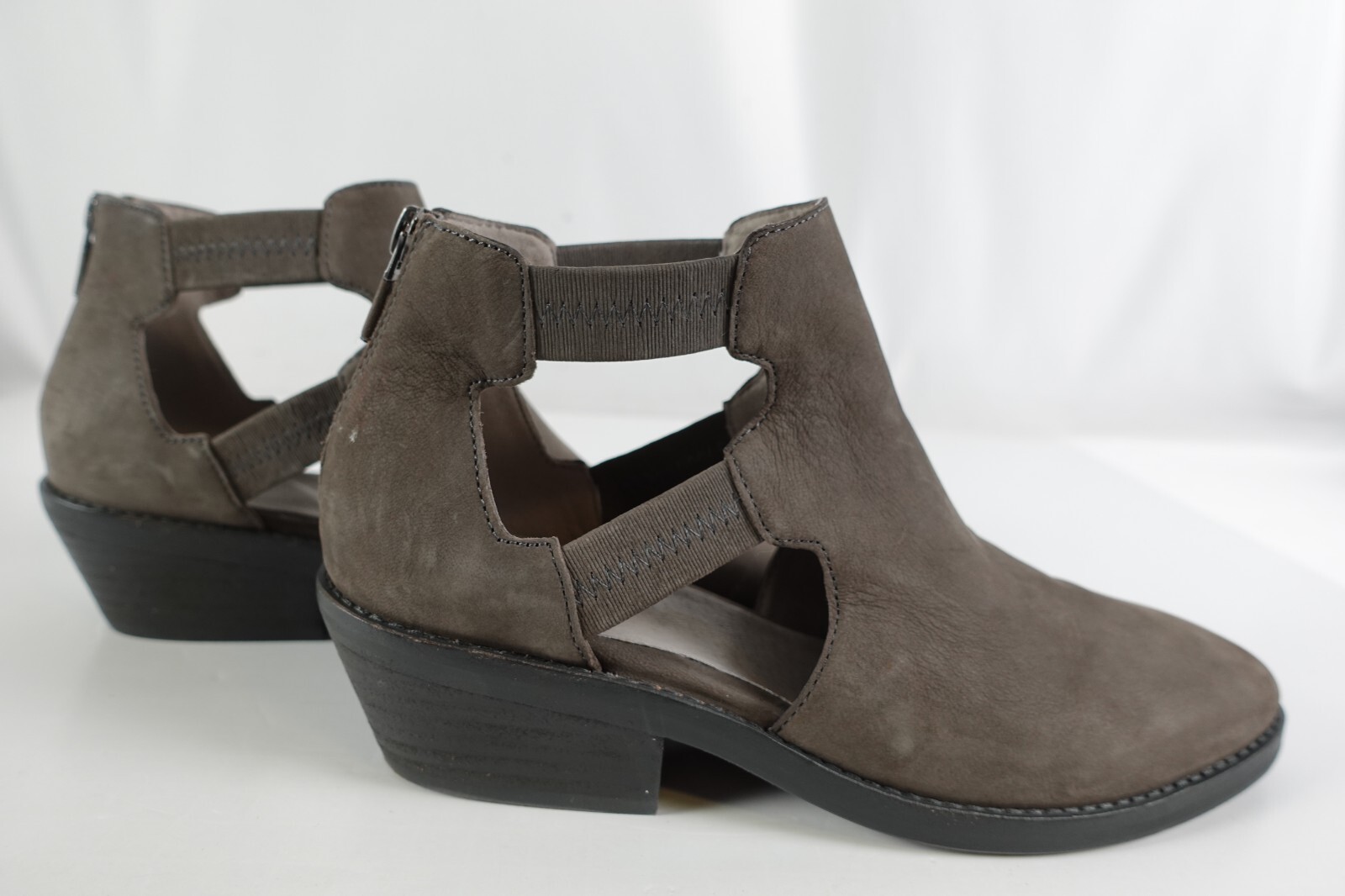 Eileen Fisher Women’s Back Zip Ankle Boots Size 7 Olive Low Heel Closed Toe Fun