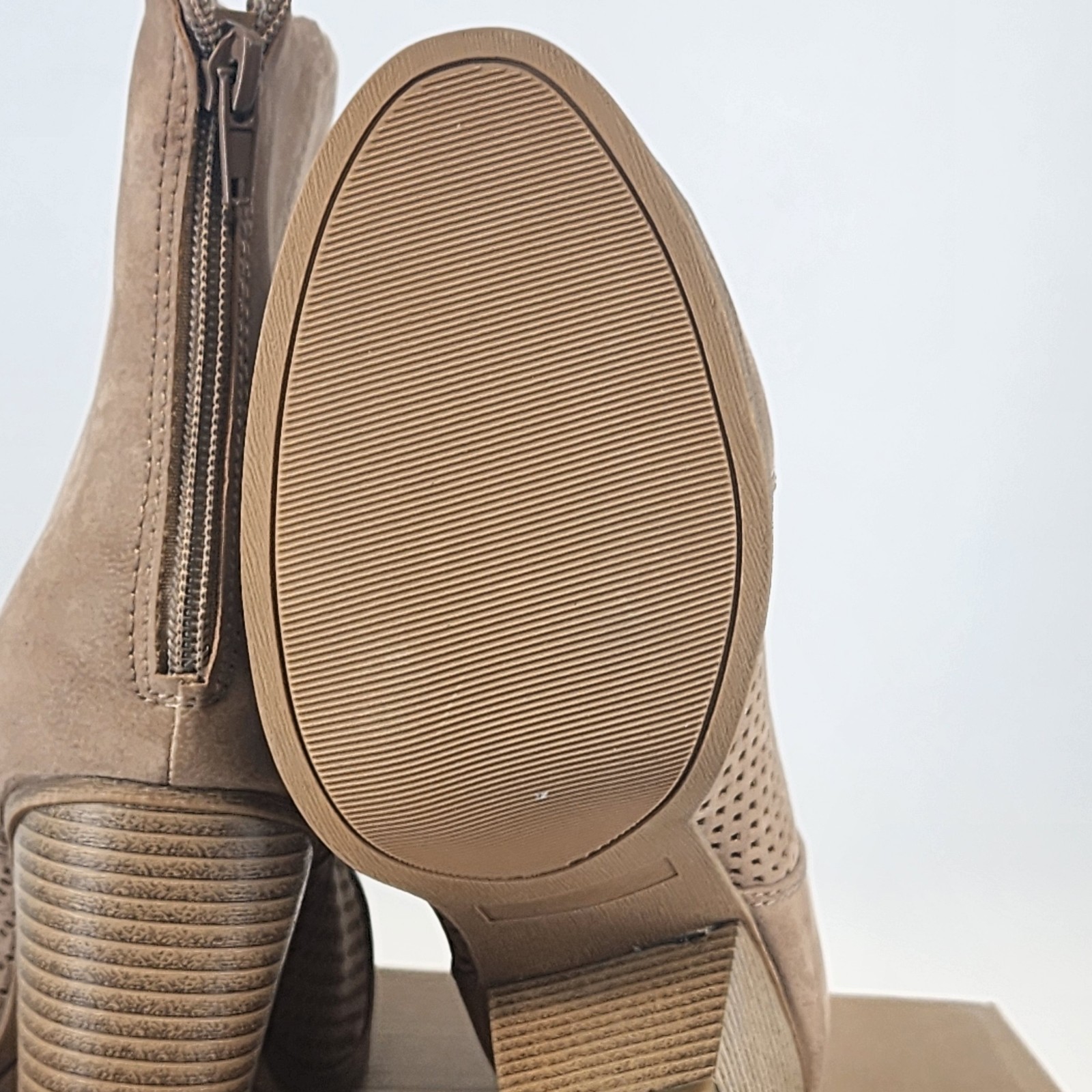Karyn’s Collection Ankle Boots Womens 8 Brown Block Heel Zip Faux Leather Bootie