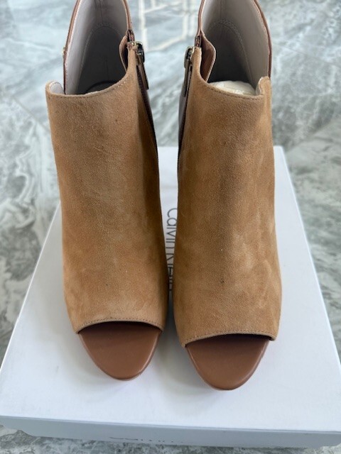 New in Box Calvin Klein Matilde Kidsuede/ Smooth Booties Almond Tan Size 7.5M