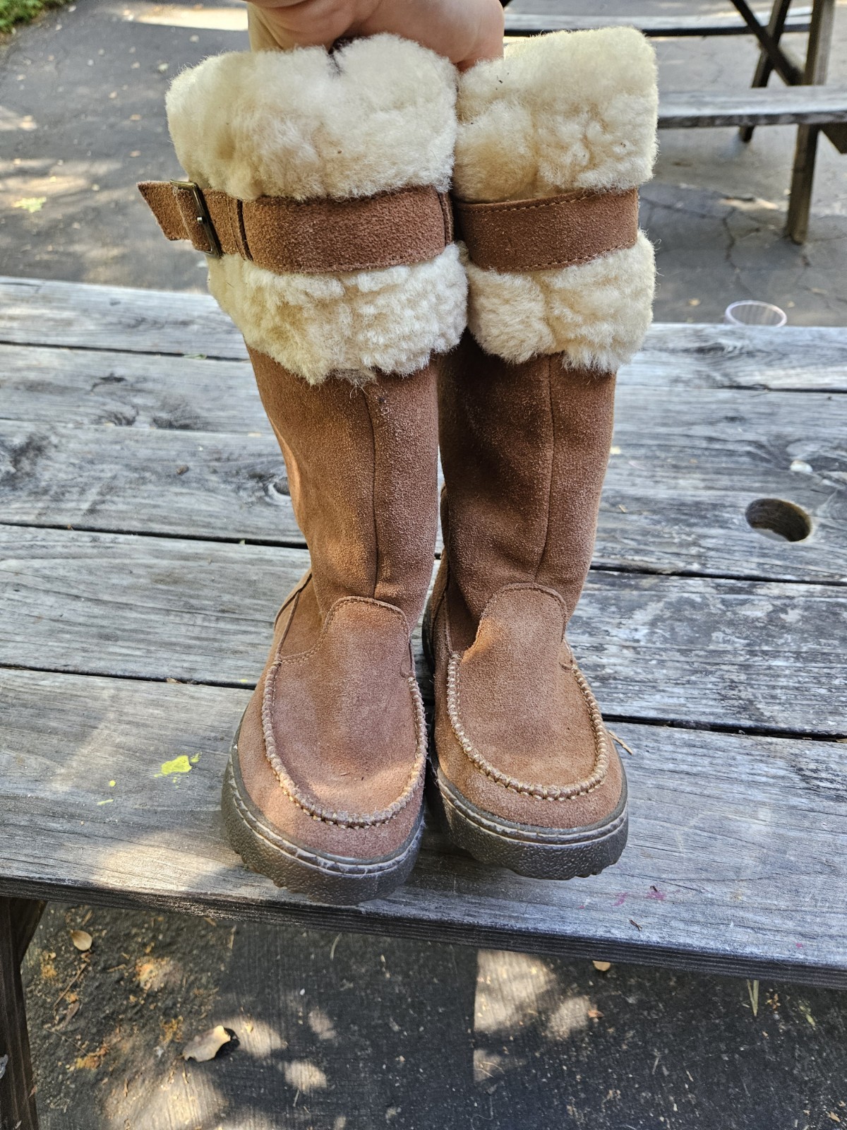 Bearpaw Tan Moccasin winter fur Boots Size 9 Women