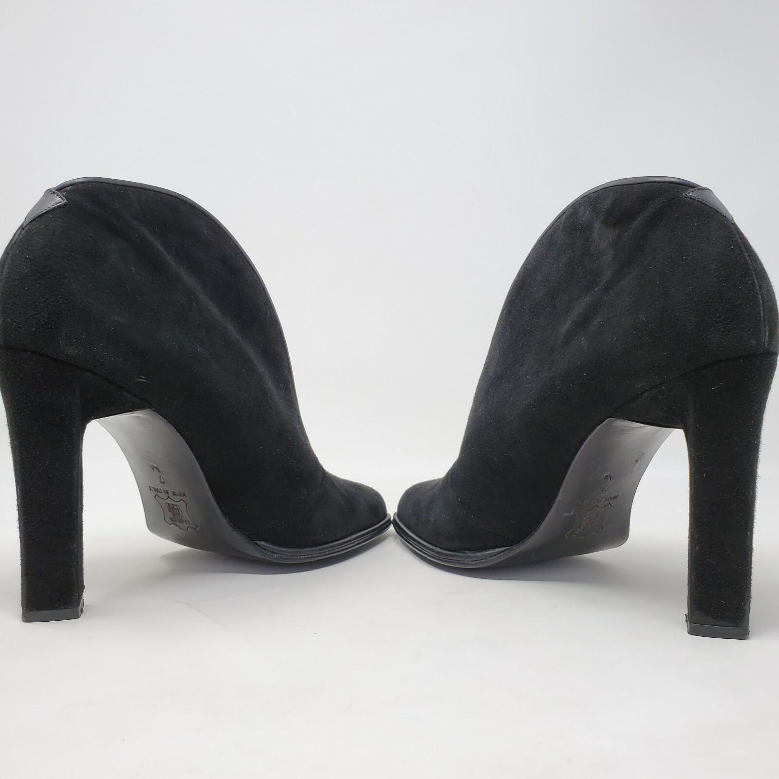 Richard Tyler Women’s Black Suede Boots 7 M