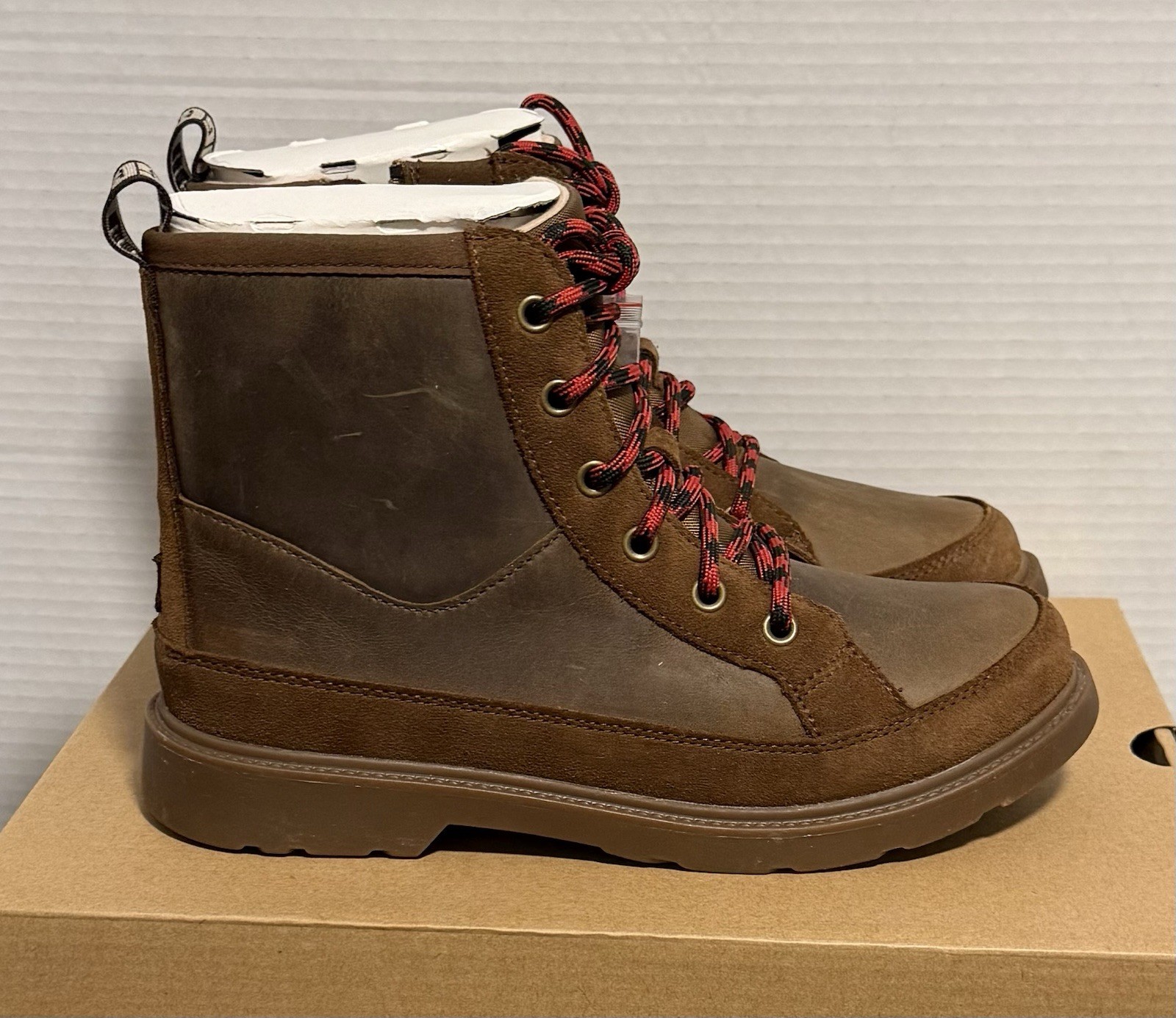 UGG ROBLEY LEATHER WEATHER WATERPROOF BOOTS (WOMENS 7.5) (KIDS 6) NEW IN BOX