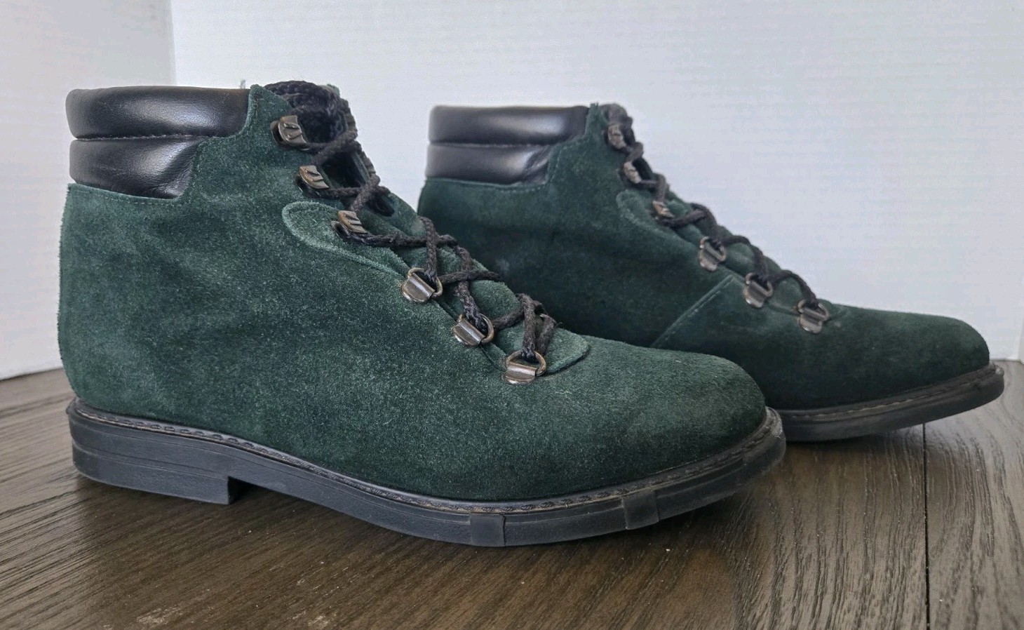 Vintage 90s Eddie Bauer Green Suede Lace Up Ankle Boots Women’s Size 6.5 RARE