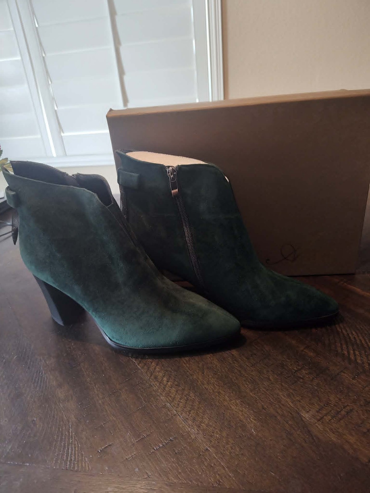 Azura by Spring Step Icehour Green Size 39 NEW in Box