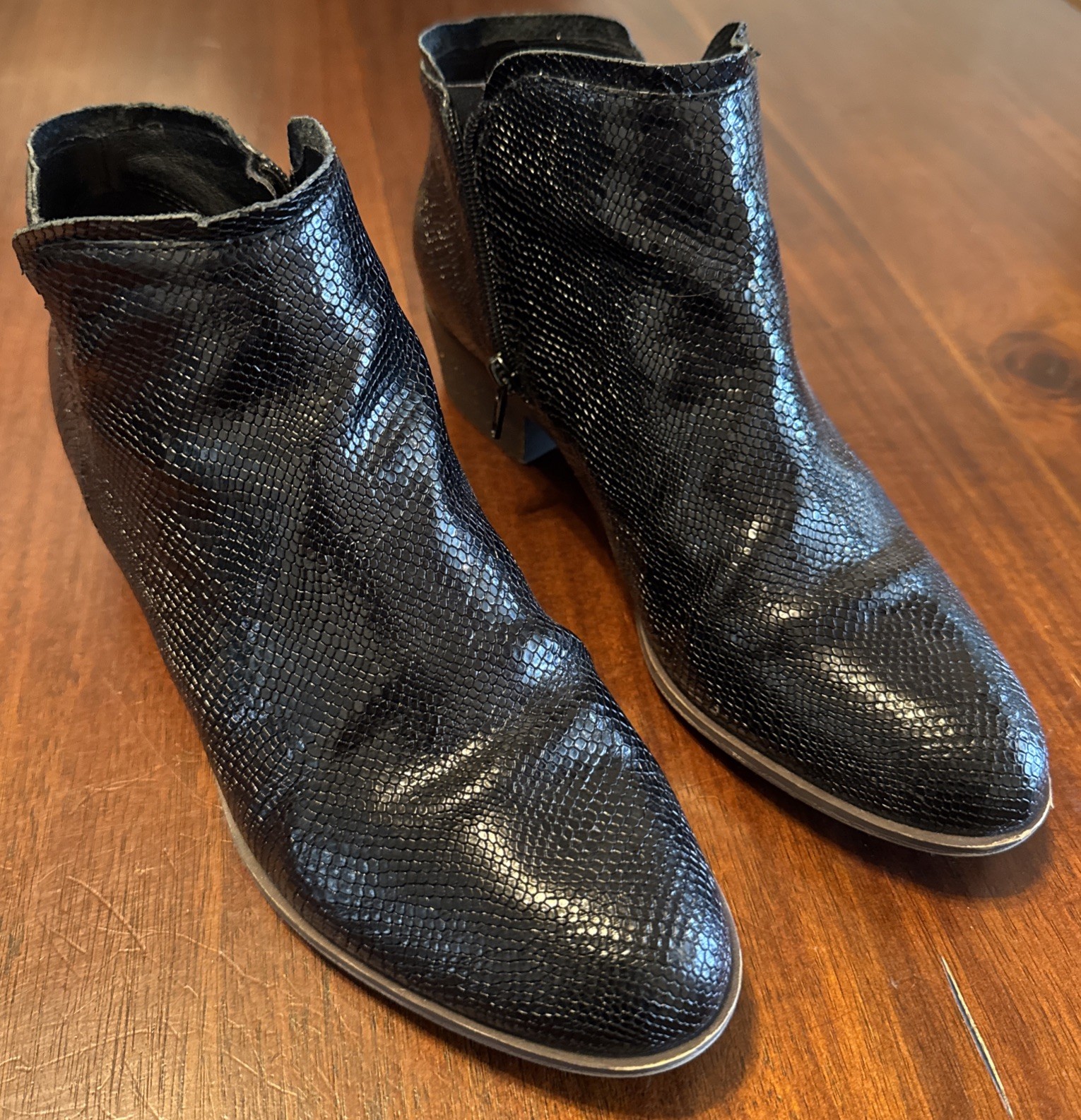 Lucky Brand Brittany Black Snake Embossed Leather Ankle Boots Women 10M Side Zip