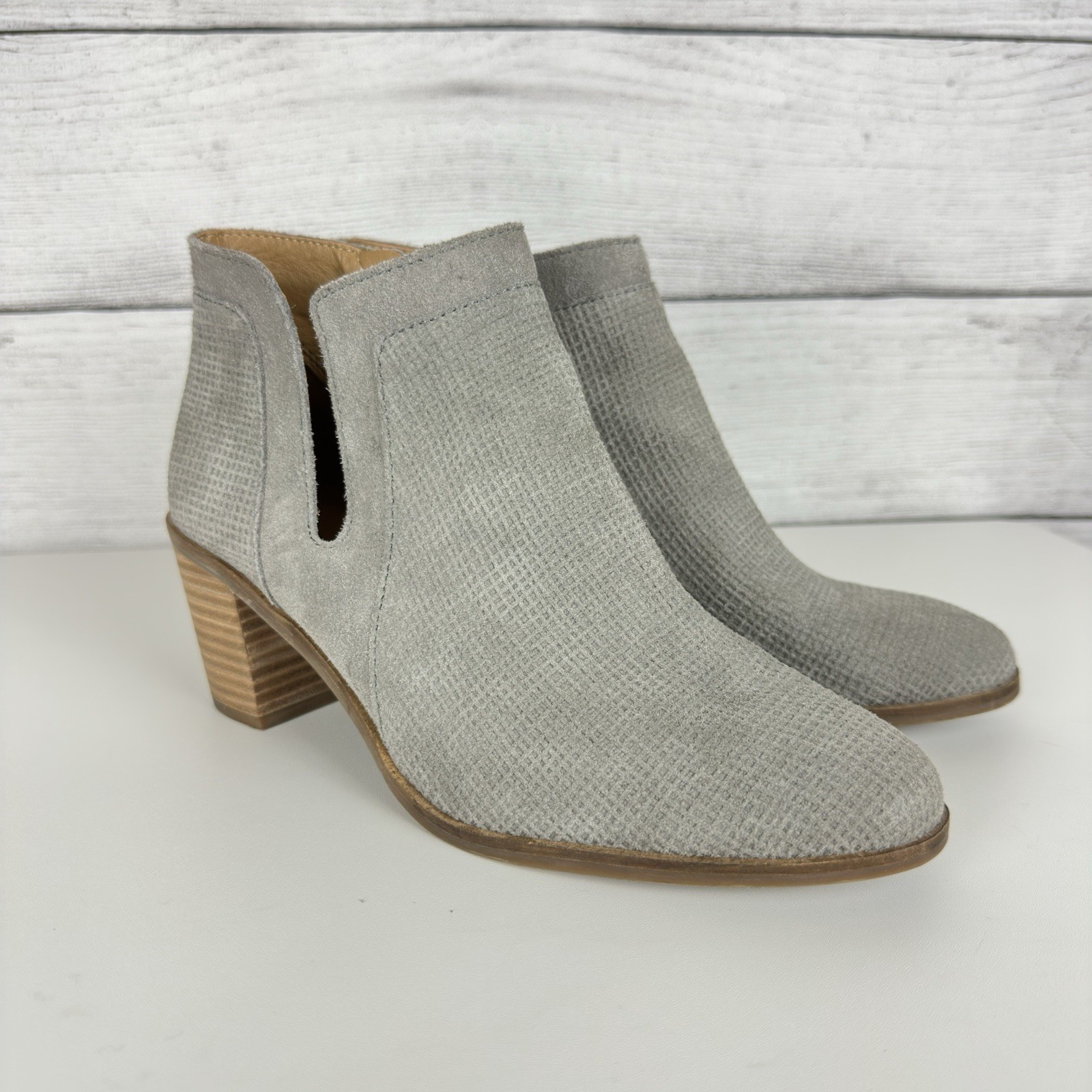 Lucky Brand Women’s Ponic Boot Size 9.5 Gray Suede Block Heel Cutout Boho Bootie