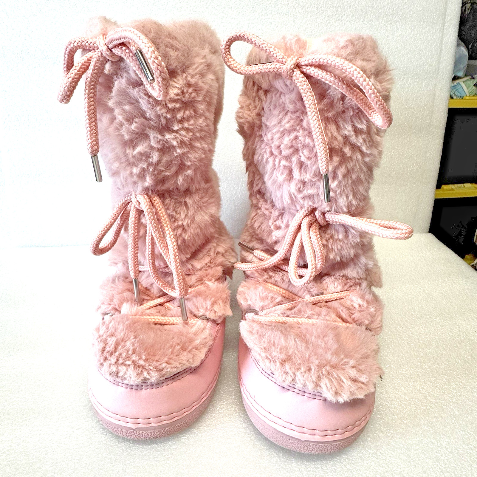 Pink Faux Fur Snow Boots Size 41/42 (US 10.5-11) Plush Cozy Lace Up