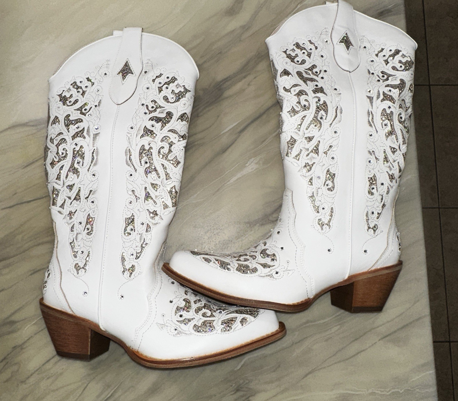 Women’s White Glitter Inlay Cowboy Boots Size 6.5