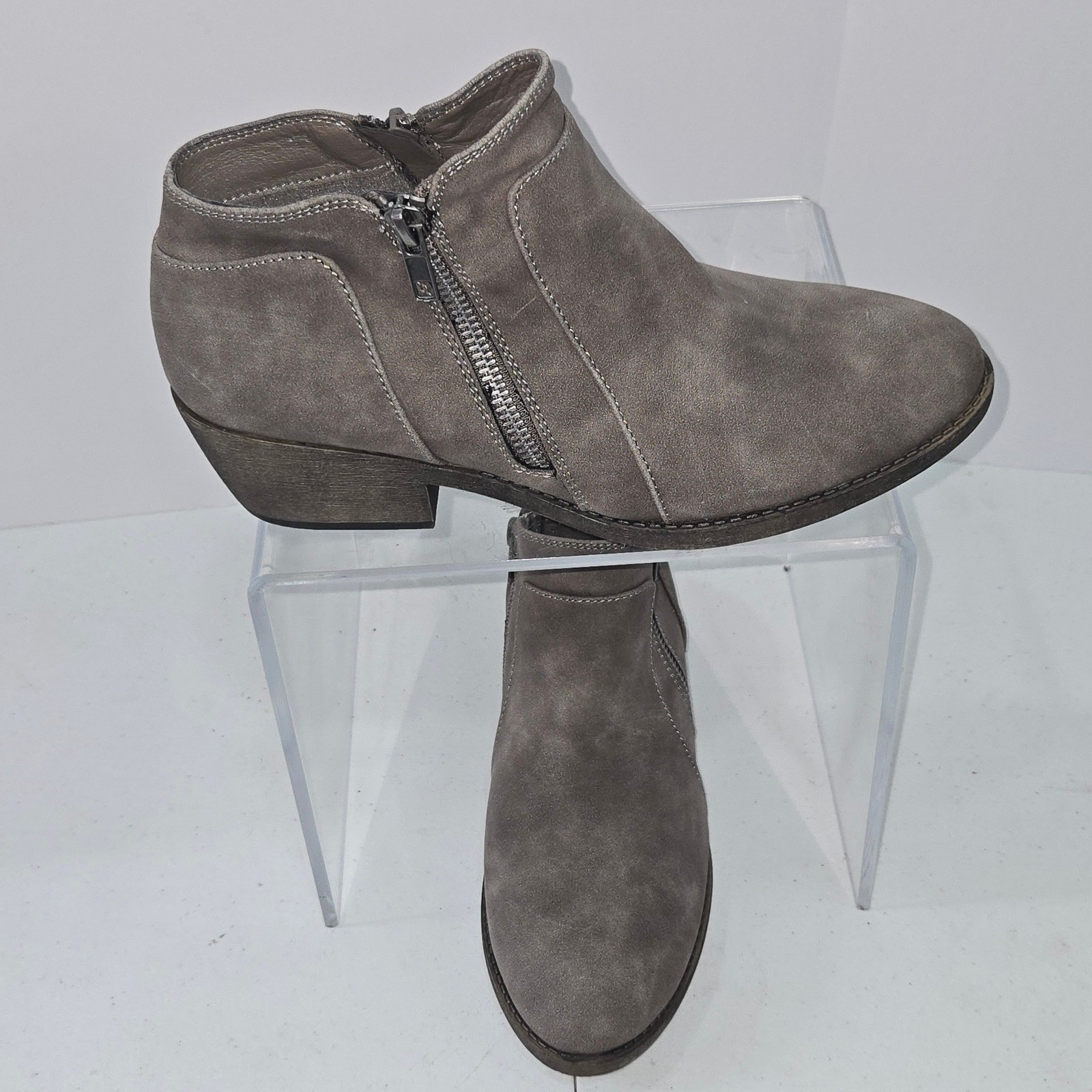 Maurices Abigail Gray Faux Suede Ankle Boots Side Zip Booties Womens Size 8.5M