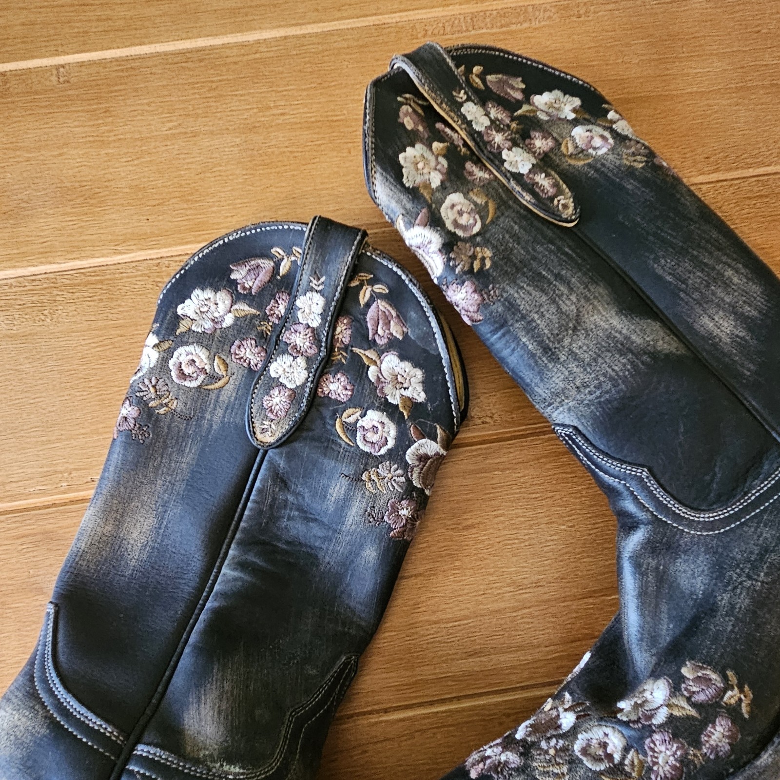 Cavenders Womens Rustic Black Floral Embroidery Snip Toe Western Boots Size 7