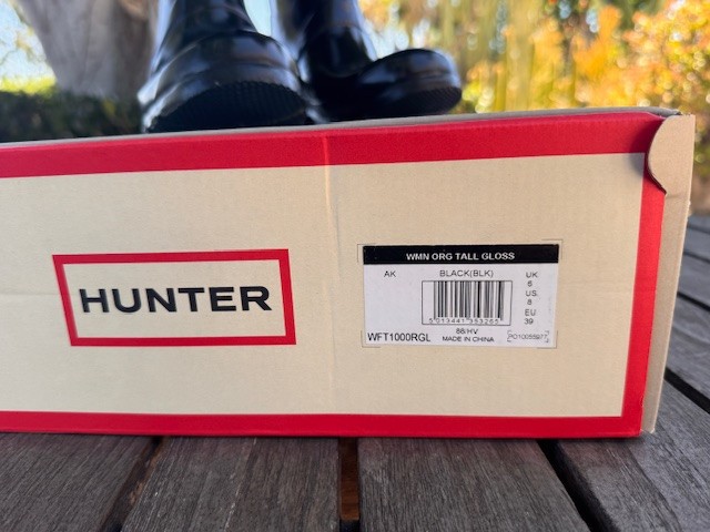 Hunter Women’s Original Tall Gloss Rain Boot, Black, Size 8 WFT1000RGL