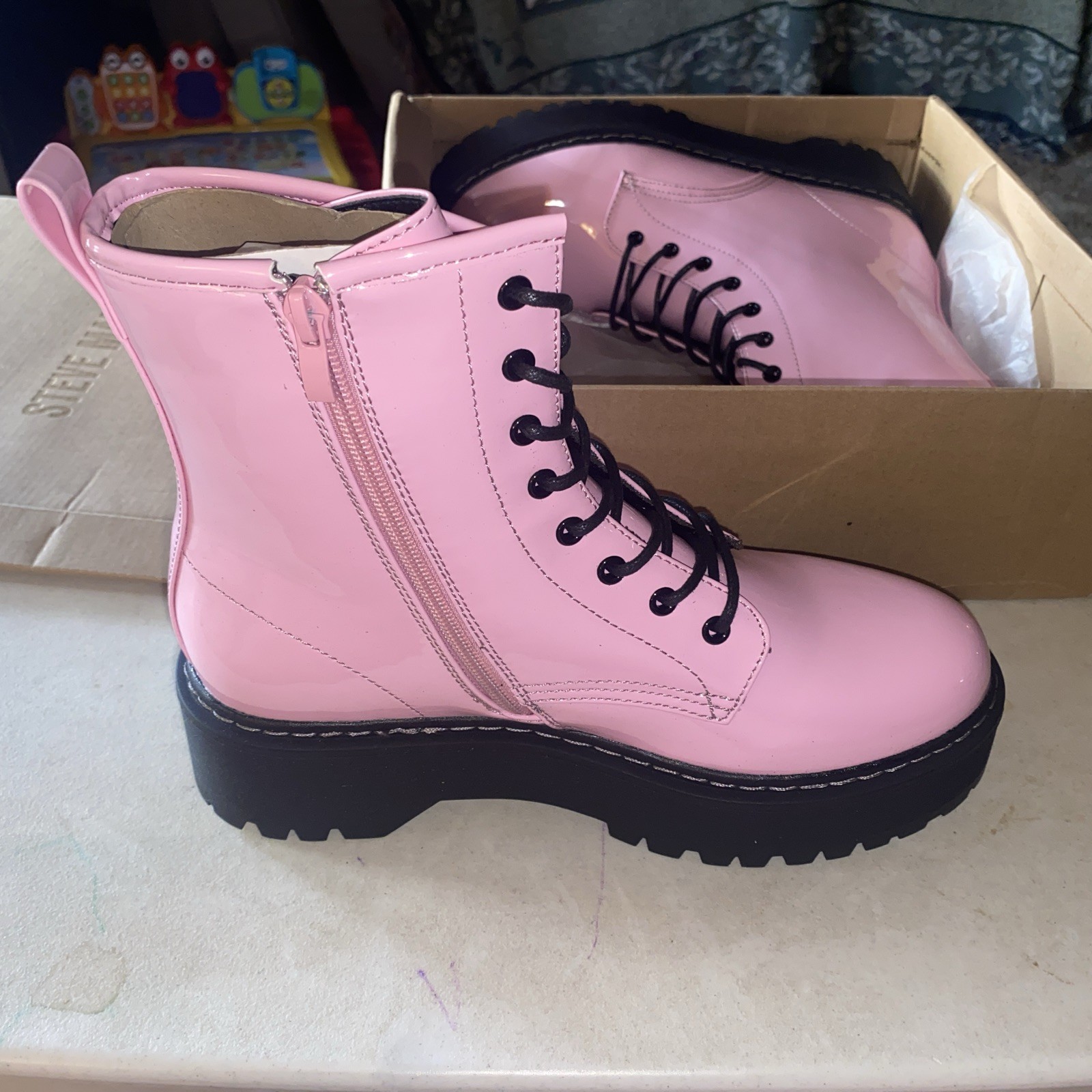 Steve Madden Pink Patent Betty Platform Combat Boots Women’s size 10 w/side zip
