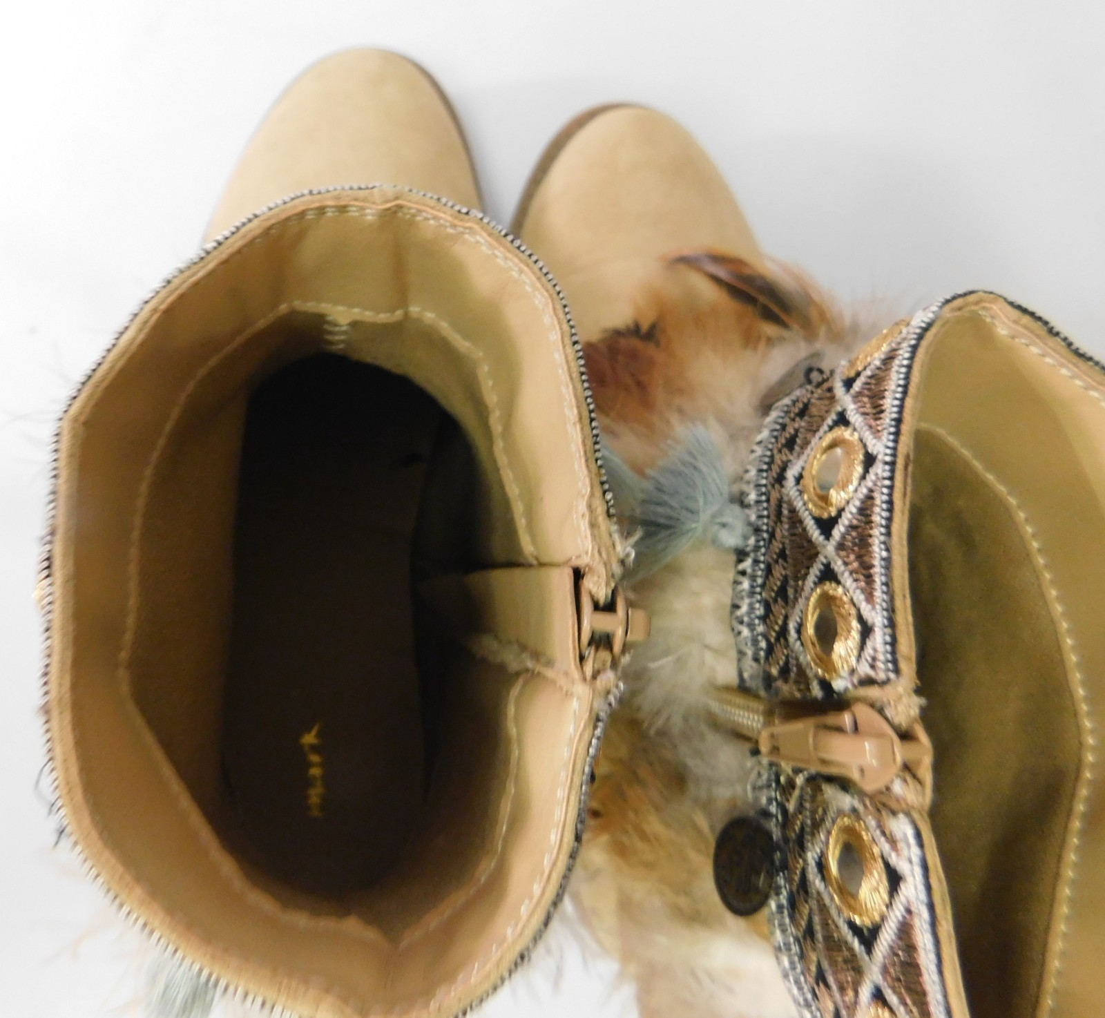MARK BRAND FAUX SUEDE FEATHER TRIMMED ANKLE BOOTS GYPSY HIPPIE STYLE SIZE 7