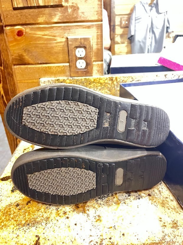 Refresh Size 7 Gray snow boot