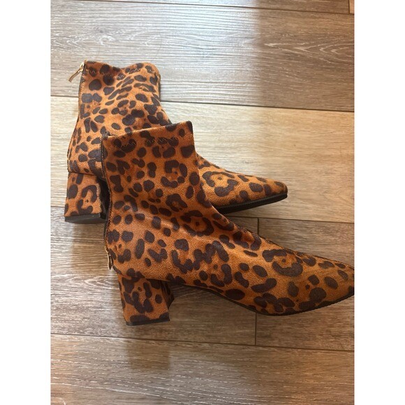 Leopard healed boots