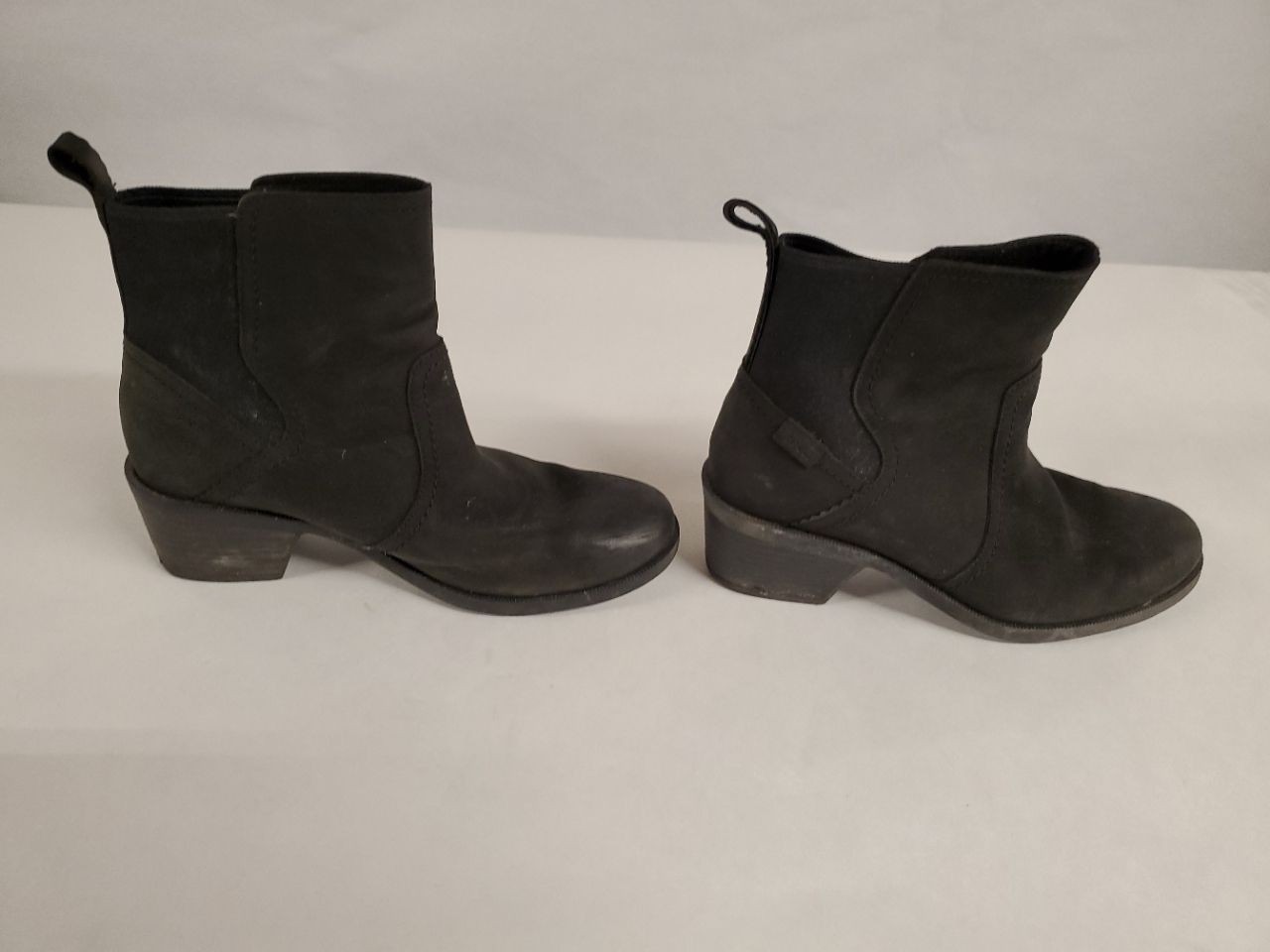 Teva Women’s Black Slip On Boots Size 8