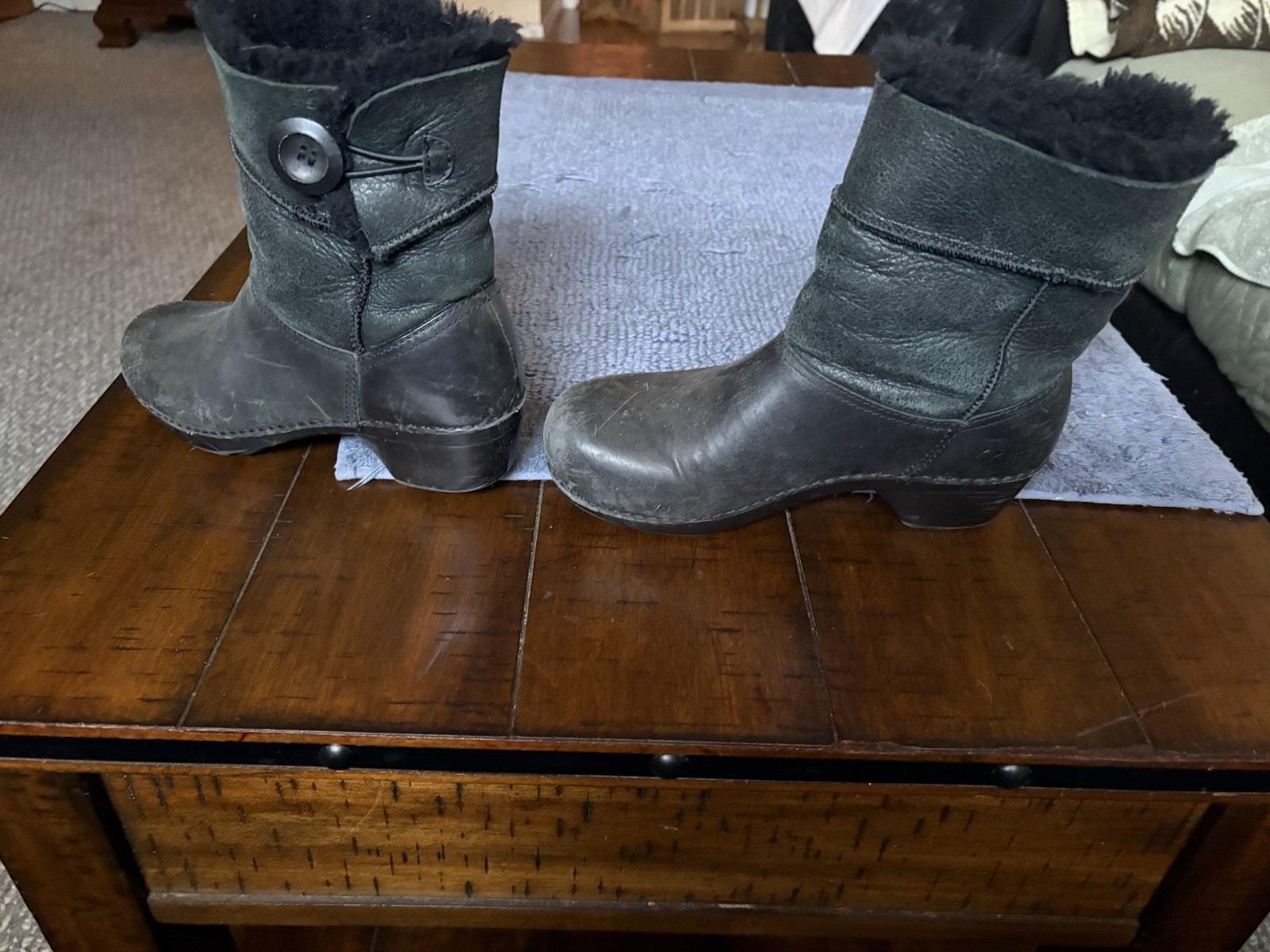 Dansko Women’s Black Leather Ankle Bootie Pull On Faux Fur Lined Button