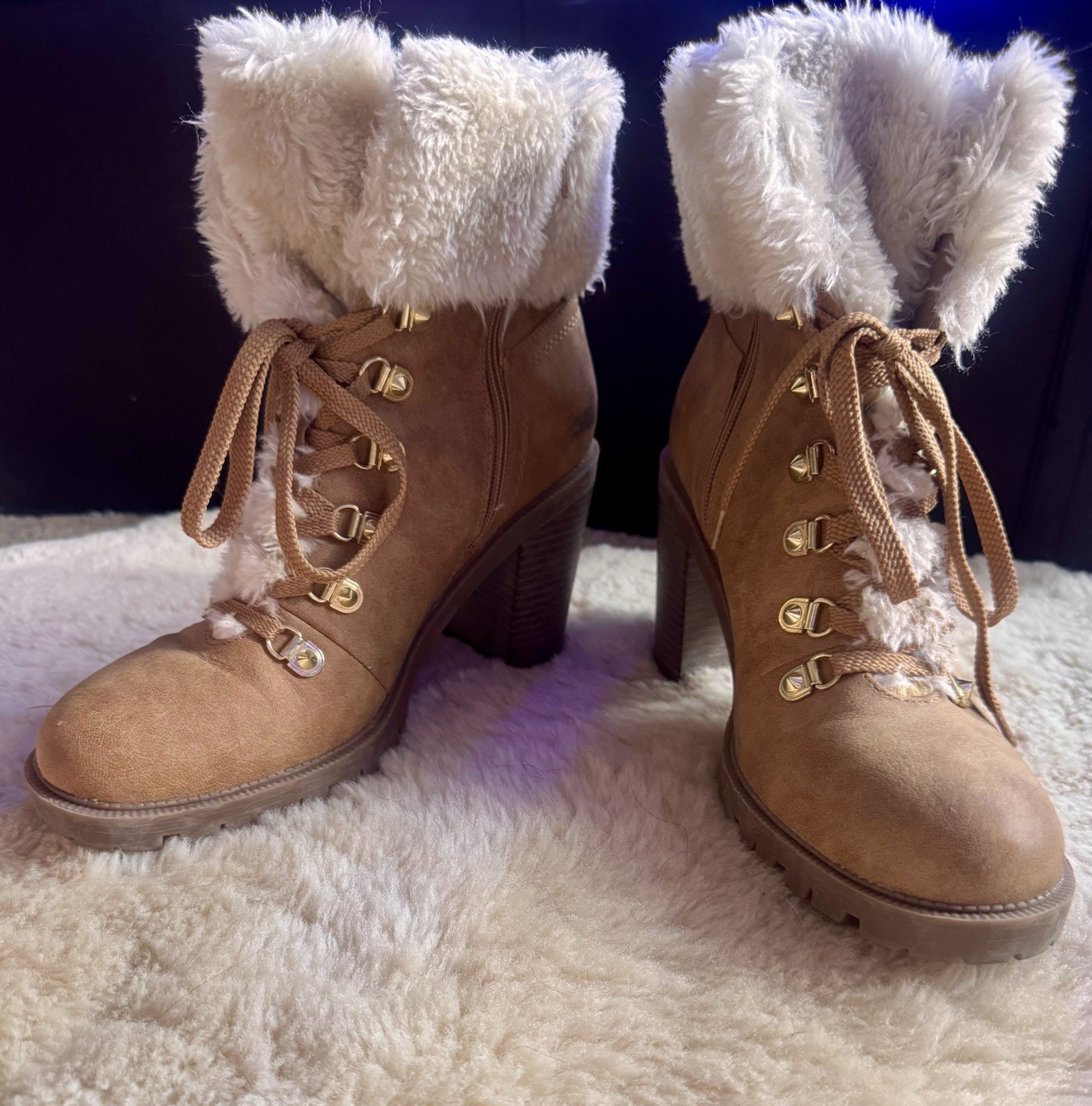 GUESS Women’s Lace-Up Boots Size 9.5 Faux Fur Trim