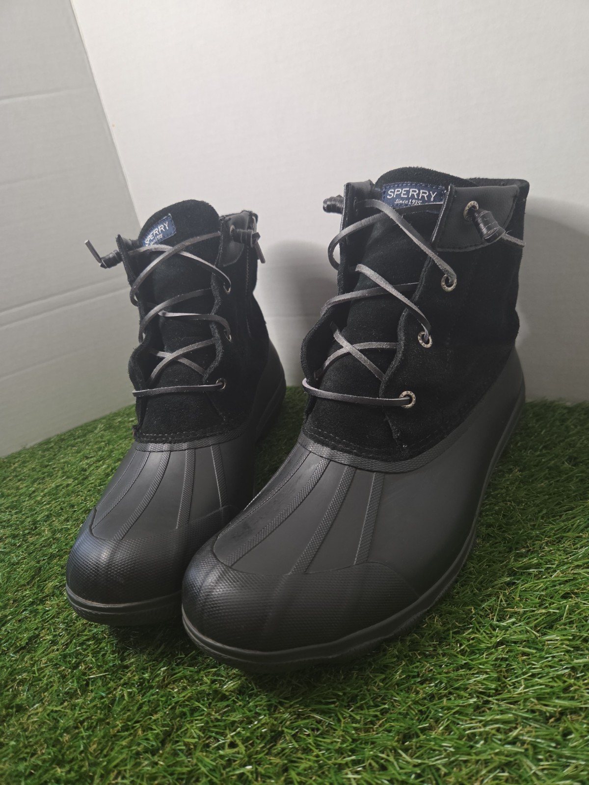 Sperry Women’s Saltwater Rain Boot Black Leather STS88108 Size 12