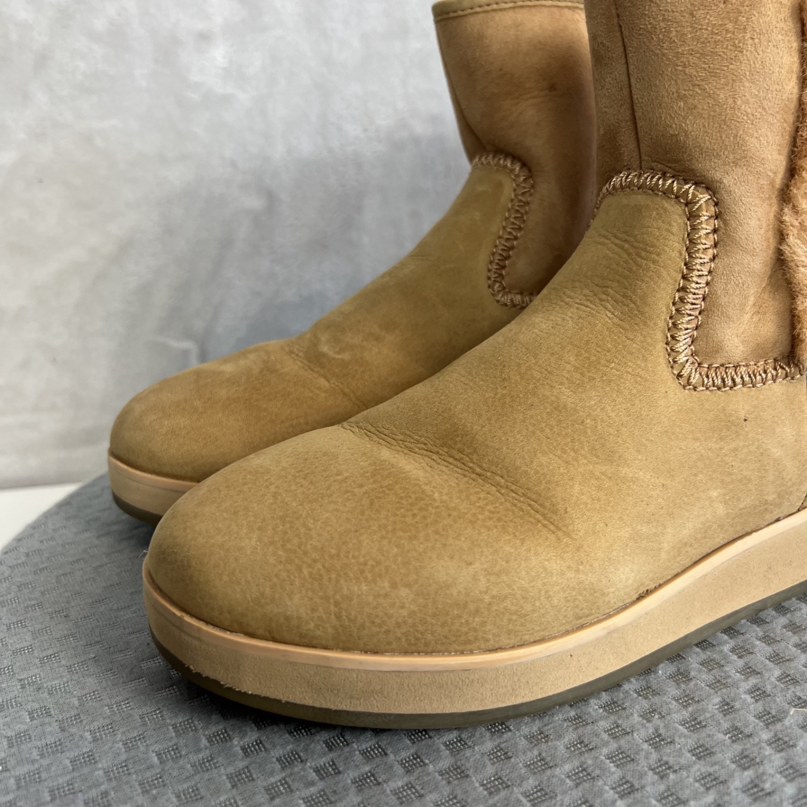 Olukai Pa’ina Hulu Shearling Ankle Boots Womens 7.5 Tan Suede Cozy Warm Winter