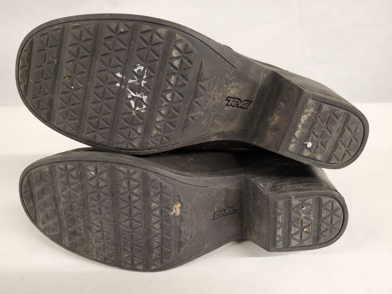 Teva Women’s Black Slip On Boots Size 8