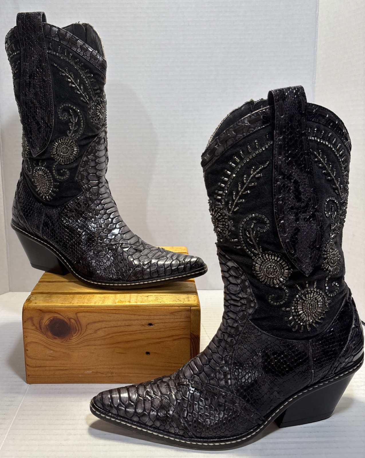 Donald J. Pliner Western Pointed Boot Snake Skin Leather & Suede Beaded Sz 6 M