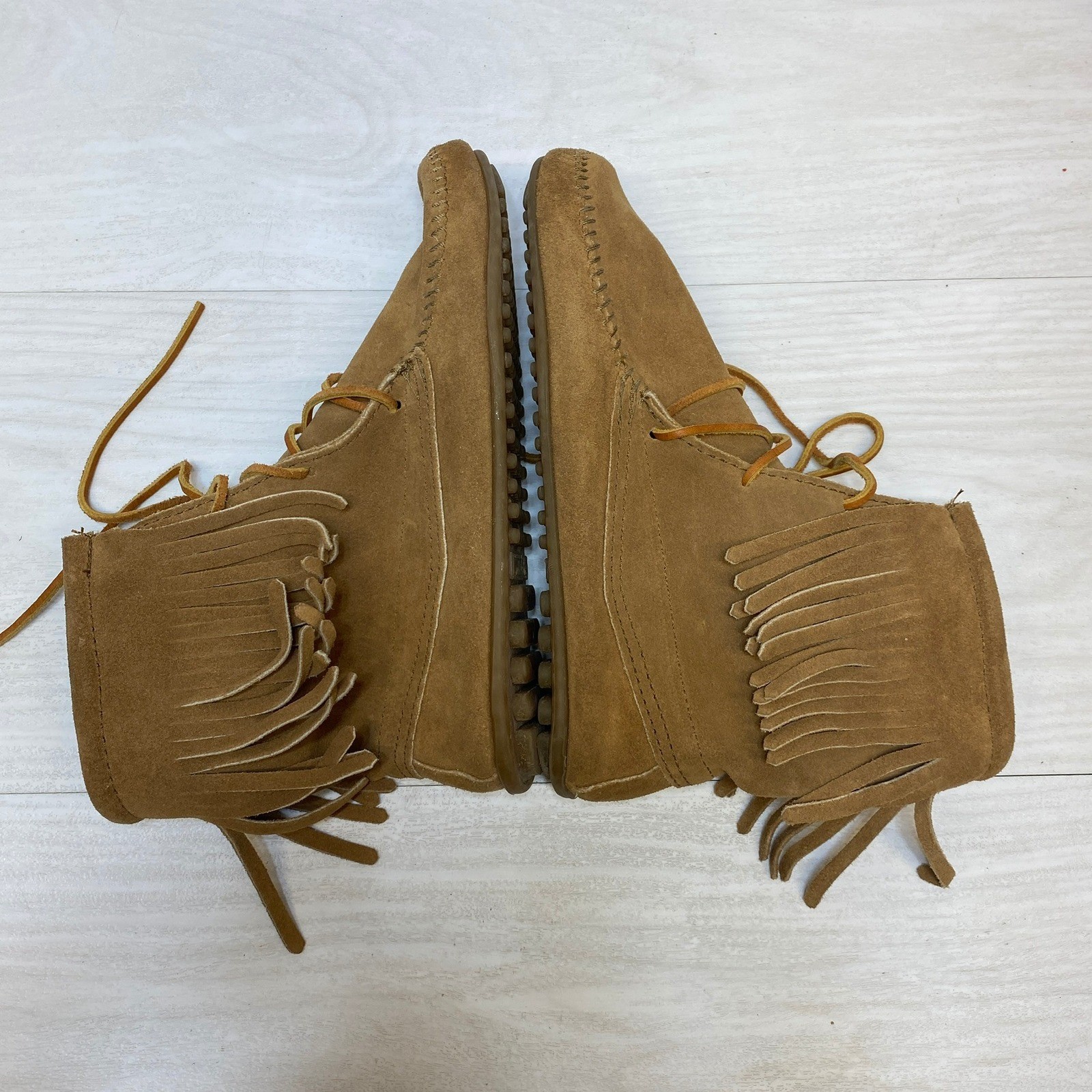 Minnetonka 427T Tramper Ankle Hi Boots Tan Suede Fringe Moccasin Womens 8