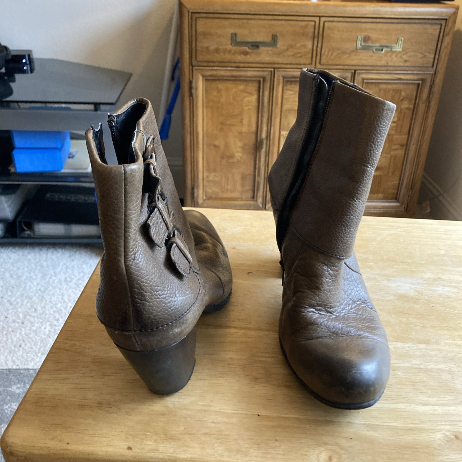 Bolo, Ankle Boots Women Size 8 1/2″.brown Leather Uppers. 2 1/2″ Block Heel.