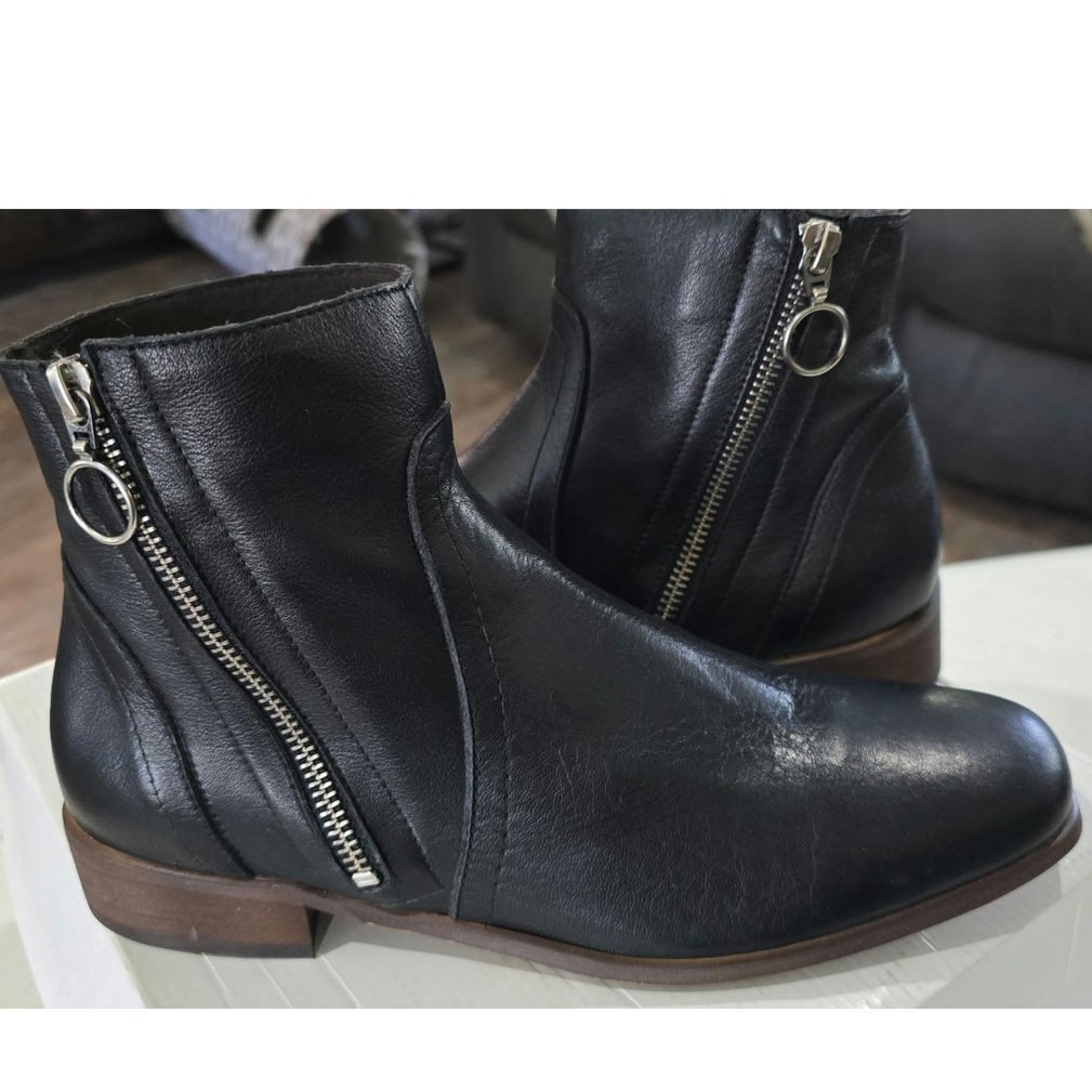 Blublonc Women’s Leather Side Zip Ankle Bootie (39 M EU/ 8 M US, Black)