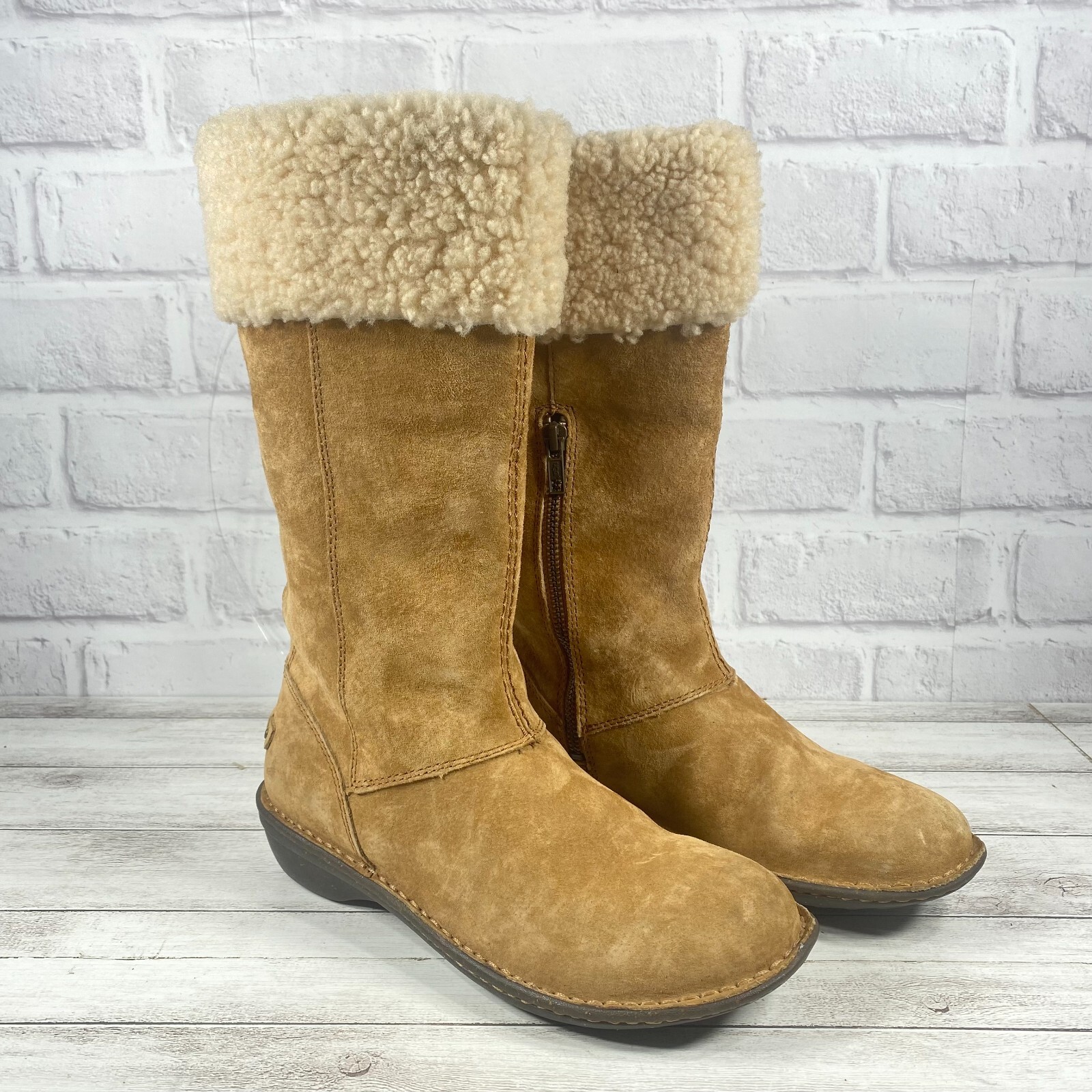 UGG Karyn Womens Boots Sz 7 Sheepskin Suede Shearling Lined Slip On Zip