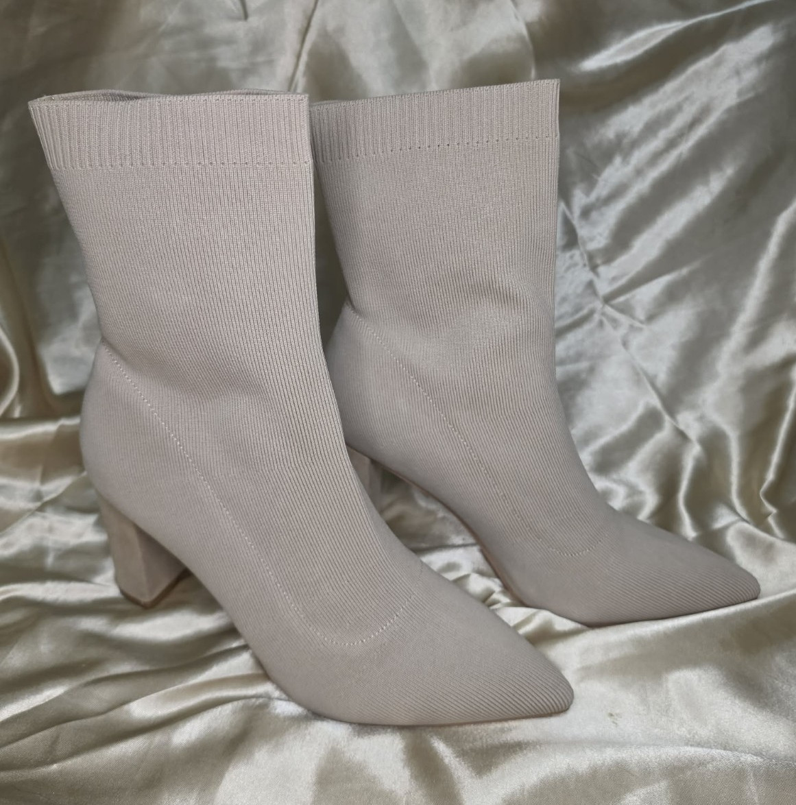 Newbella Women’s Beige Knit Sock Ankle Boots Pointed Toe Slip On Stretch 10