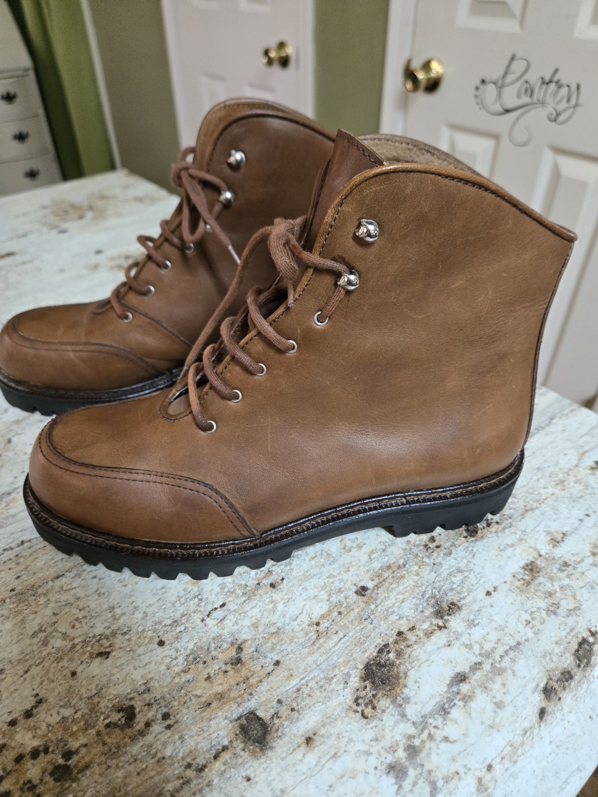 Women’s Hobbs Made In Italy Brown Leather Lace Up Boots Size 6