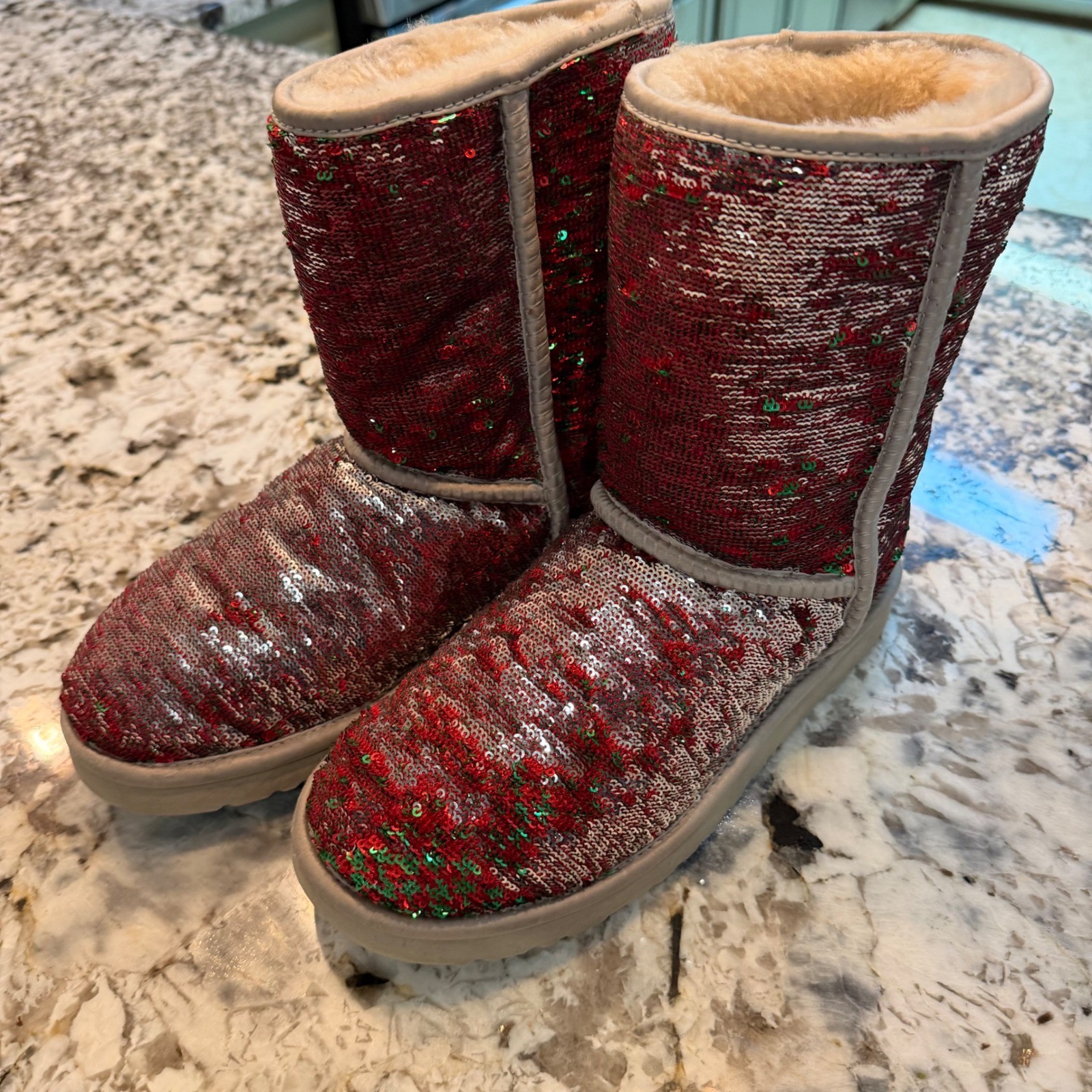 UGG Australia Classic Short Sparkle Red Green Sequin Boots 1002766 Womens 8