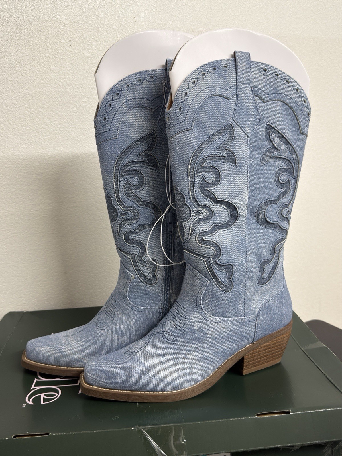 Wild fable Wynn Boots Size 8 B.9