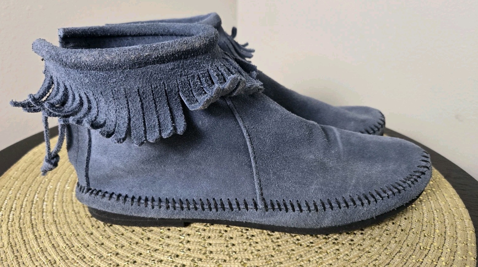 Minnetonka Storm Blue Suede Fringe Back Zip Ankle Boot 8 Hard Sole Boho Moccasin