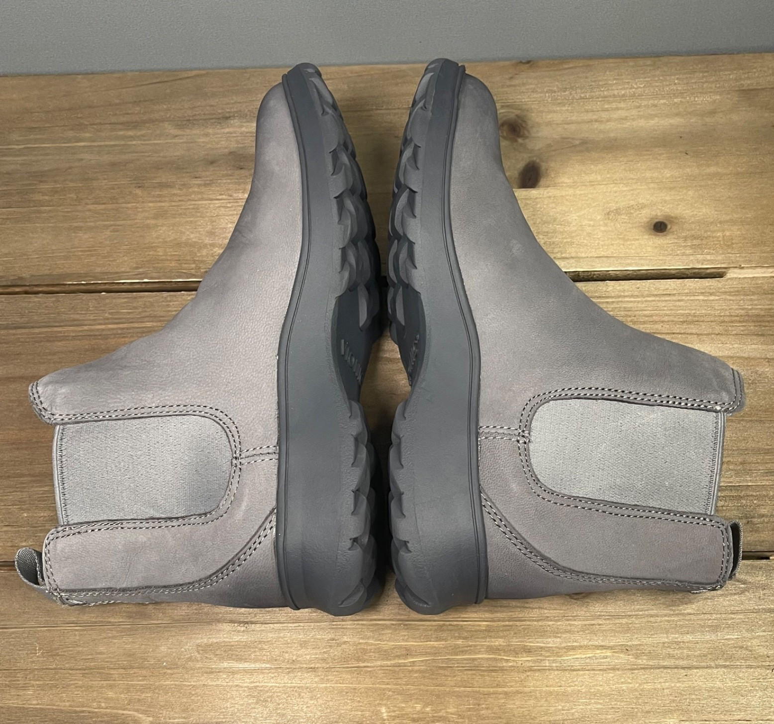Vionic Women’s Evergreen Water Resistant Ankle Boots Size 6 Charcoal Gray Nubuck